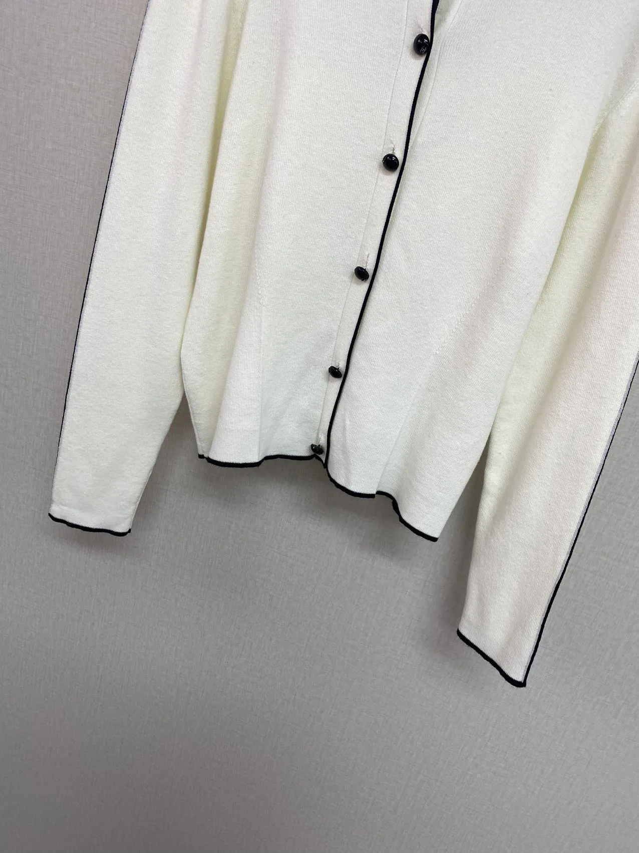 Women's Jumpers And Sweaters CHANEL 18232429