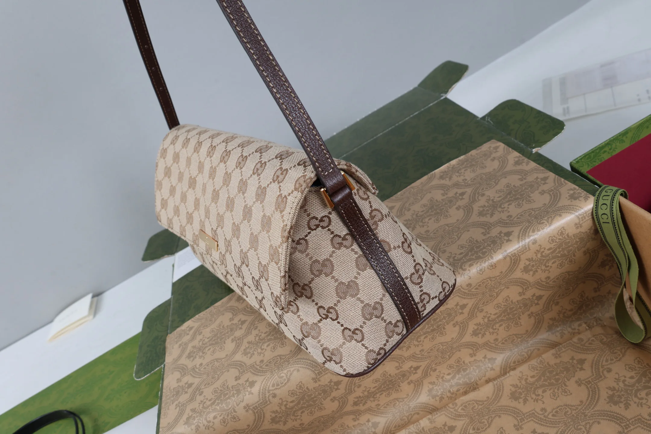 Women's Classic Handbags GUCCI 18065239