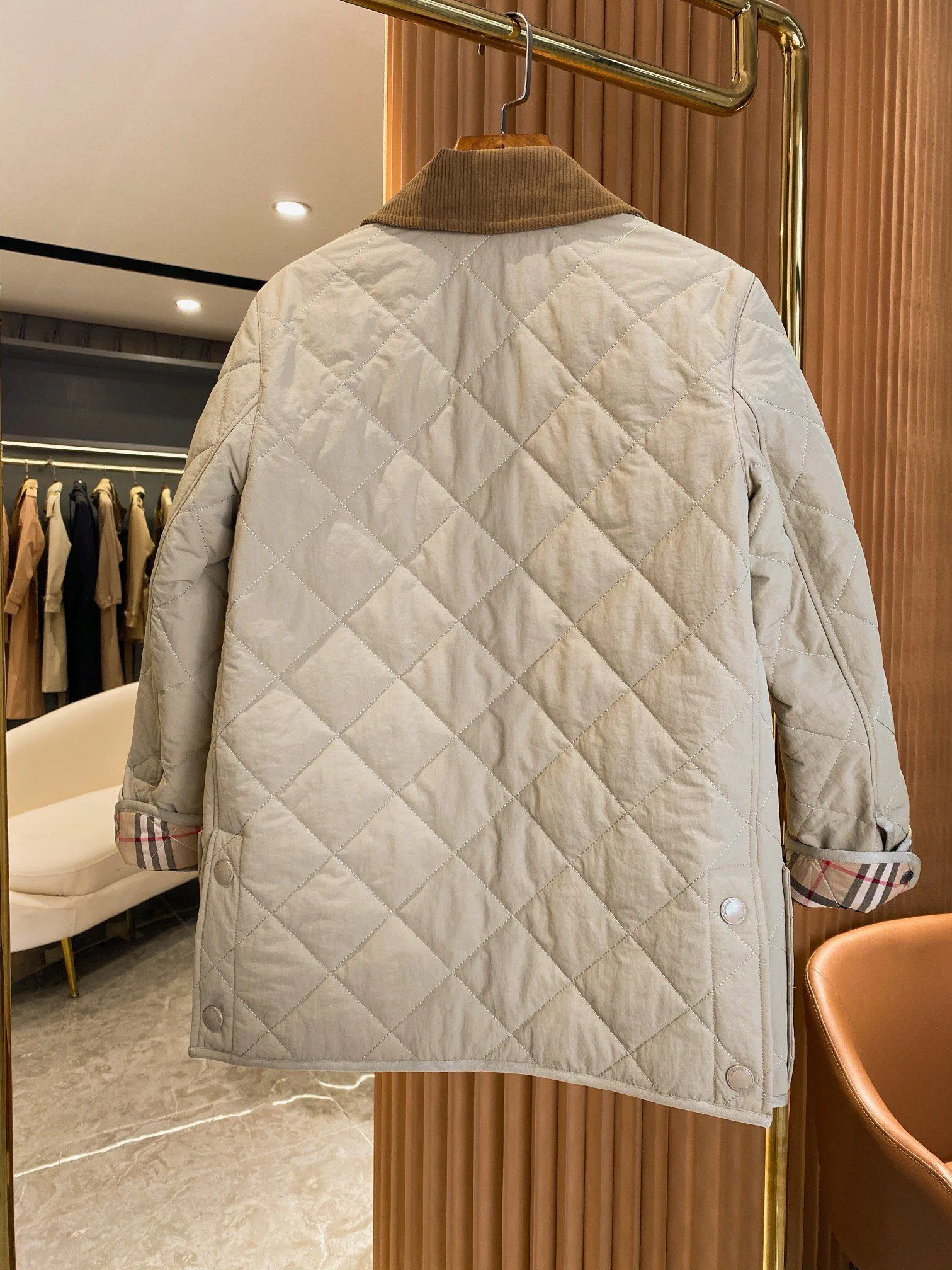 Women's Jackets And Down Jackets BURBERRY 17998768