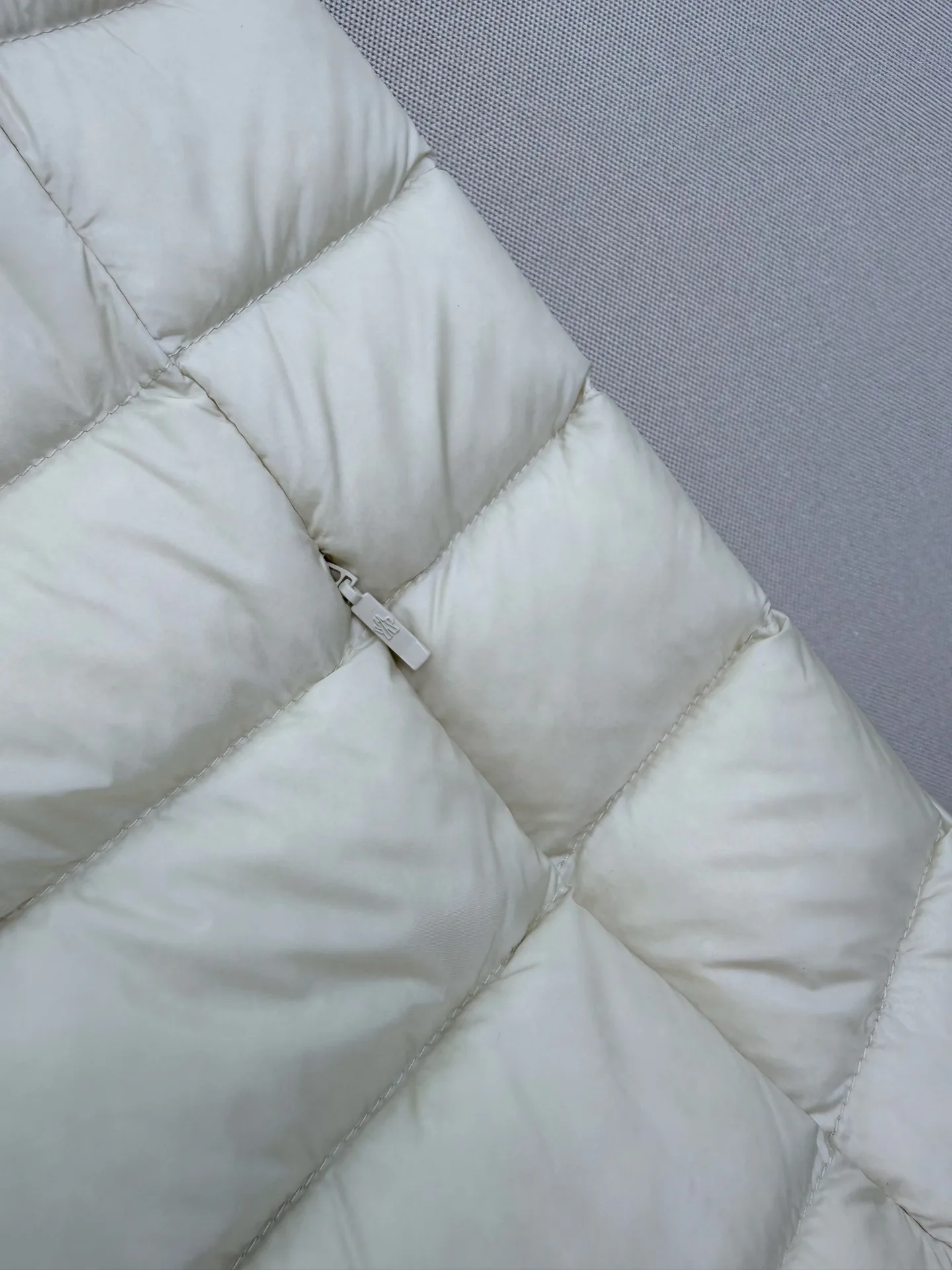 Women's Jackets And Down Jackets MONCLER 18108523