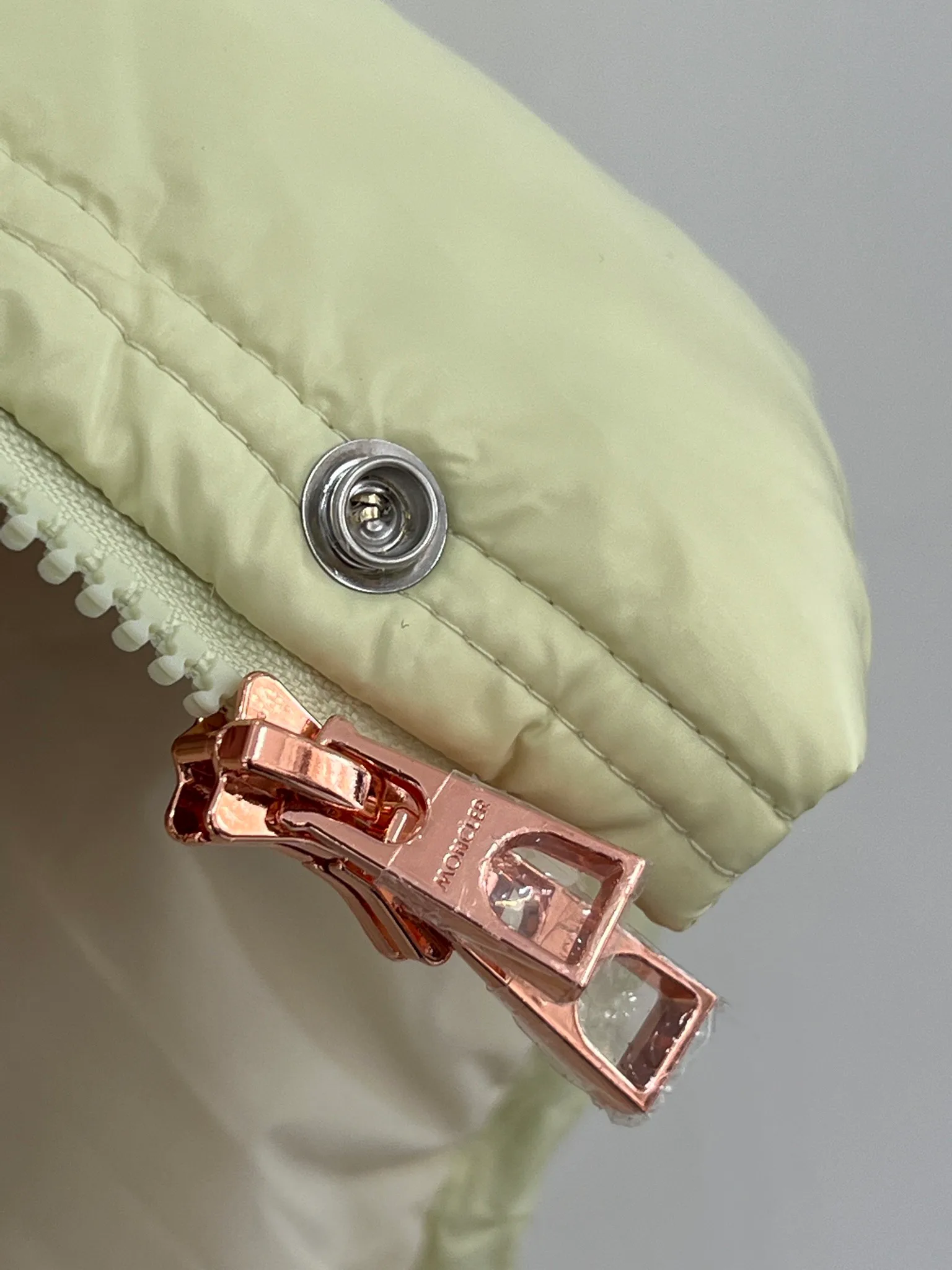 Women's Vests MONCLER 18416171
