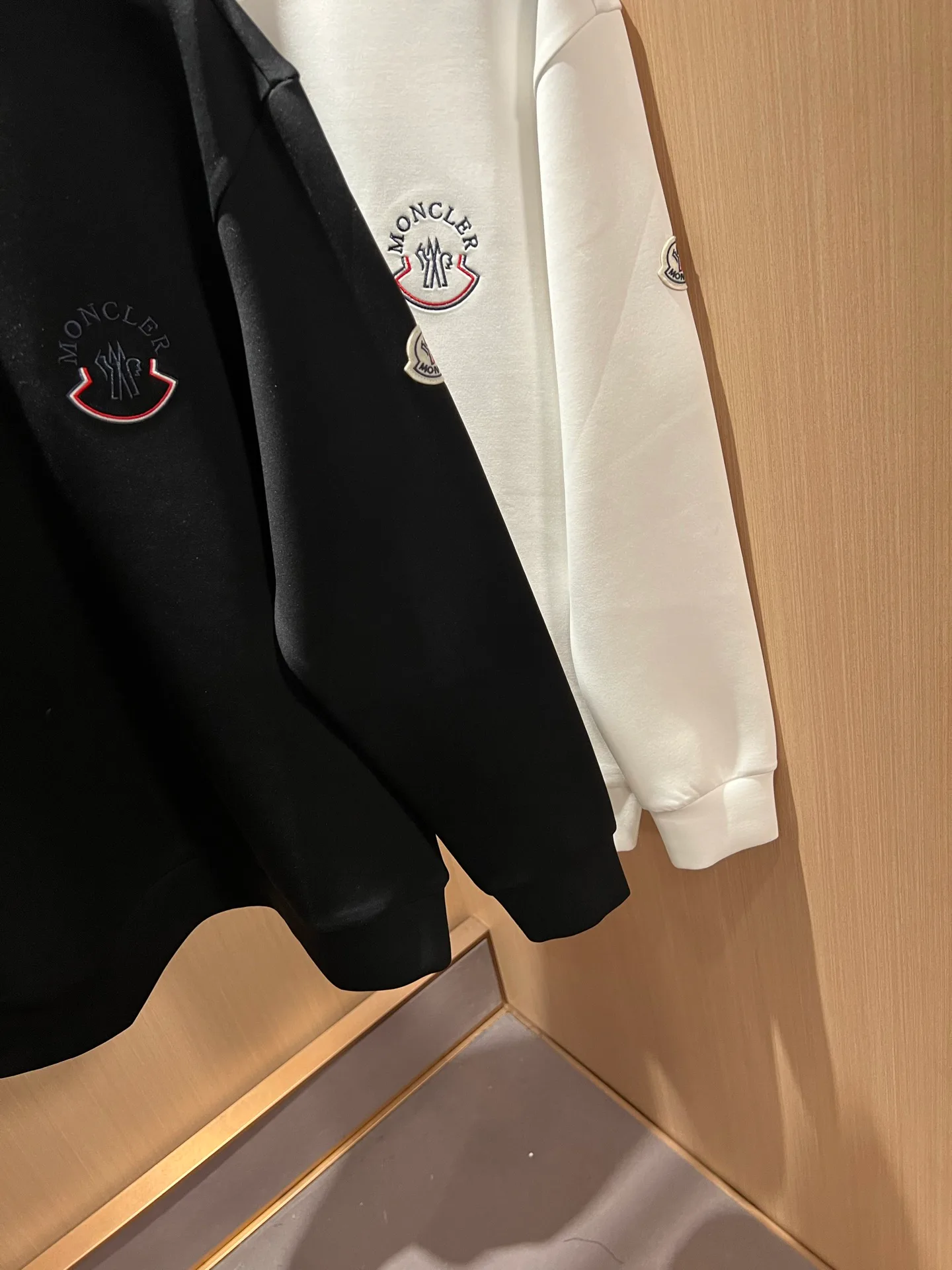 Men's Sweatshirts And Hoodies MONCLER 18519616