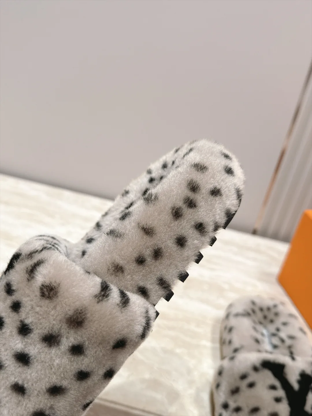 Women's Slippers LOUIS VUITTON 18470072