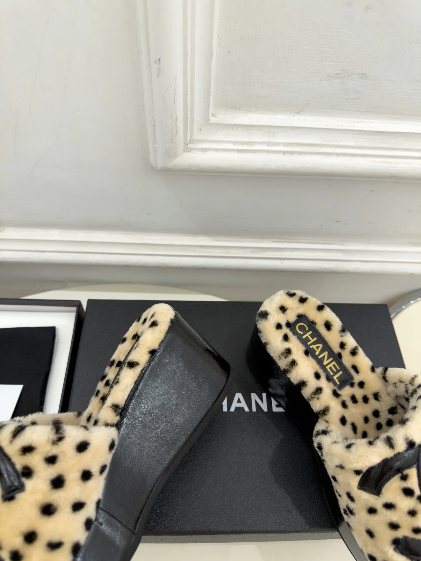 Women's Slippers CHANEL 18346889
