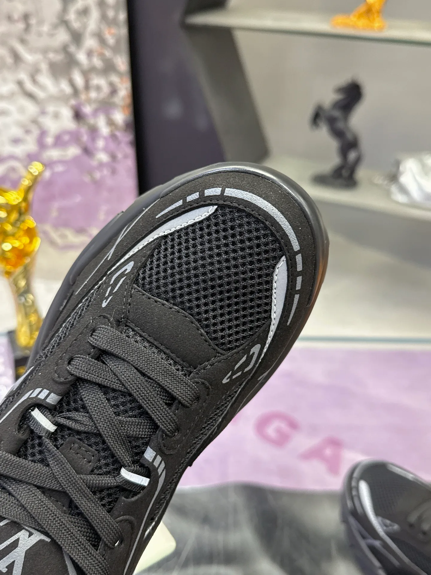 Men's Sneakers LOUIS VUITTON 17530451