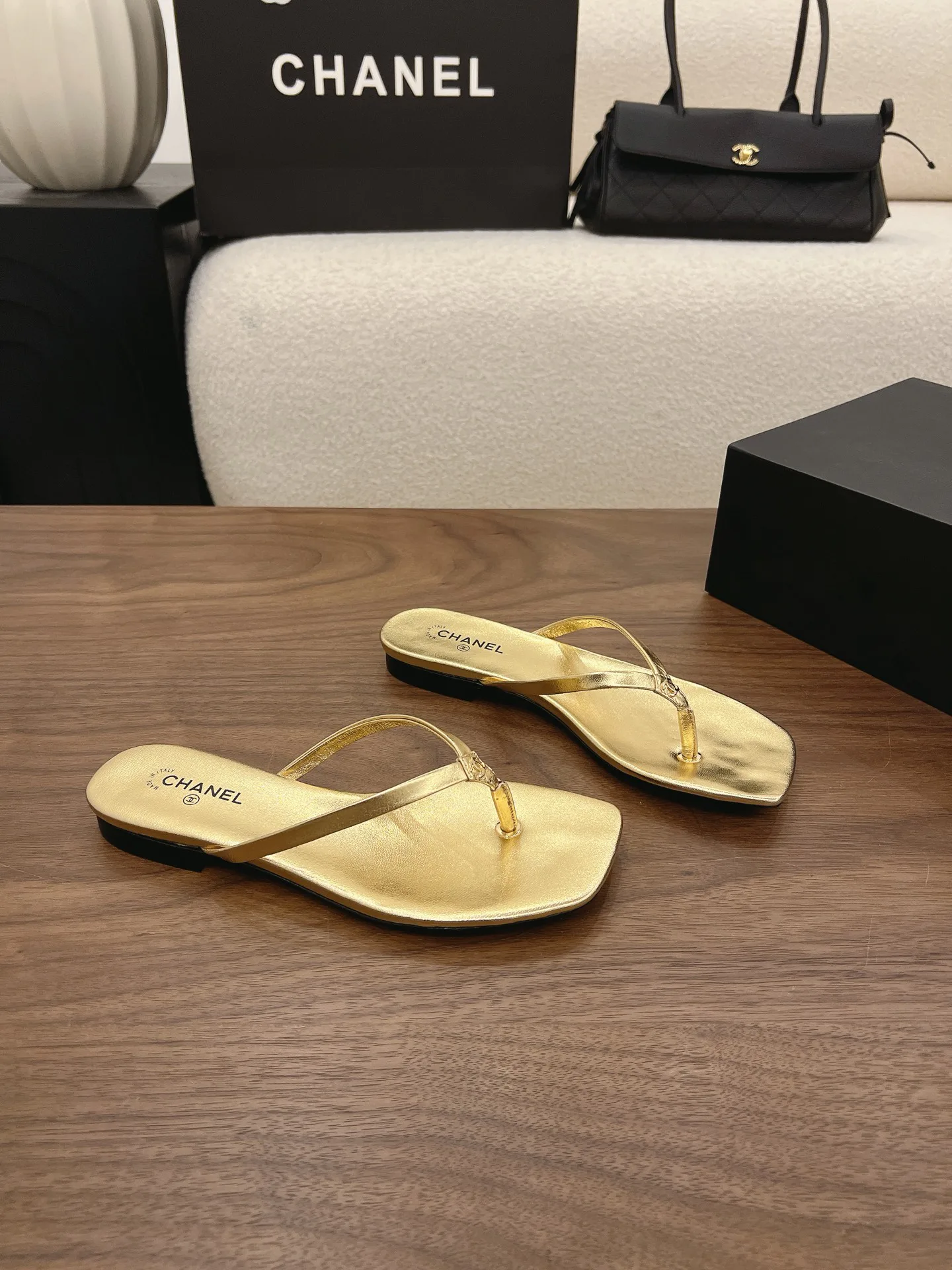 Women's Flip-Flops CHANEL 16944165