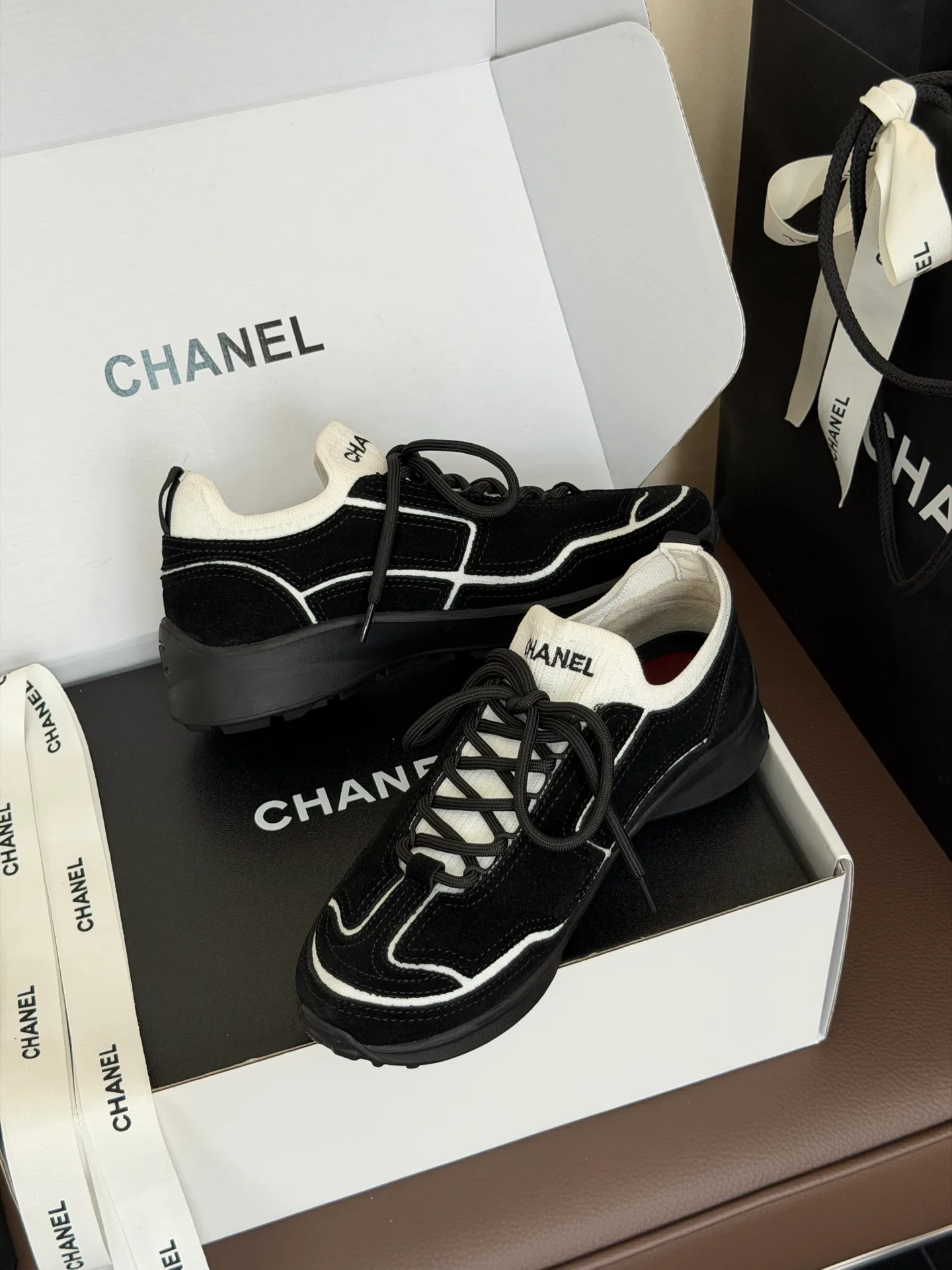 Women's Sneakers CHANEL 18073587