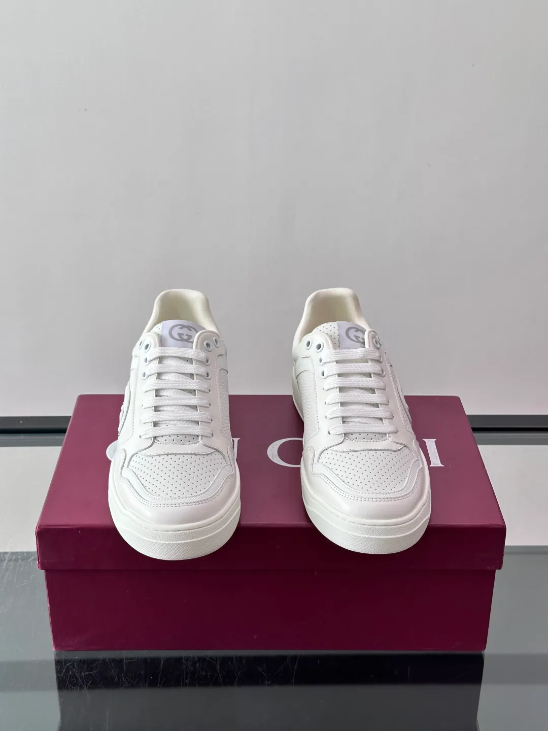 Women's Sneakers GUCCI 18102704