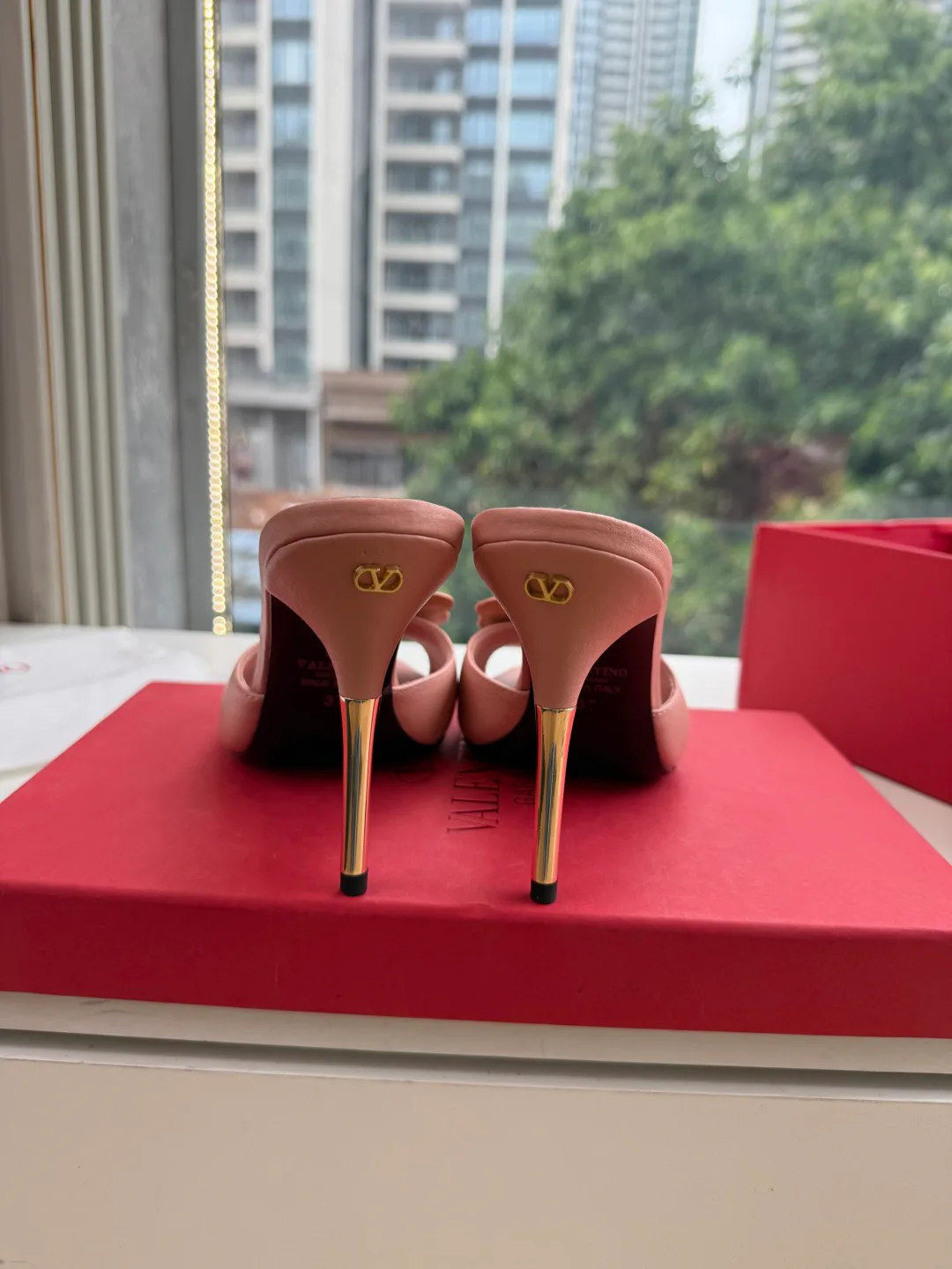 Women's Open-Toe Sandals VALENTINO 18142682