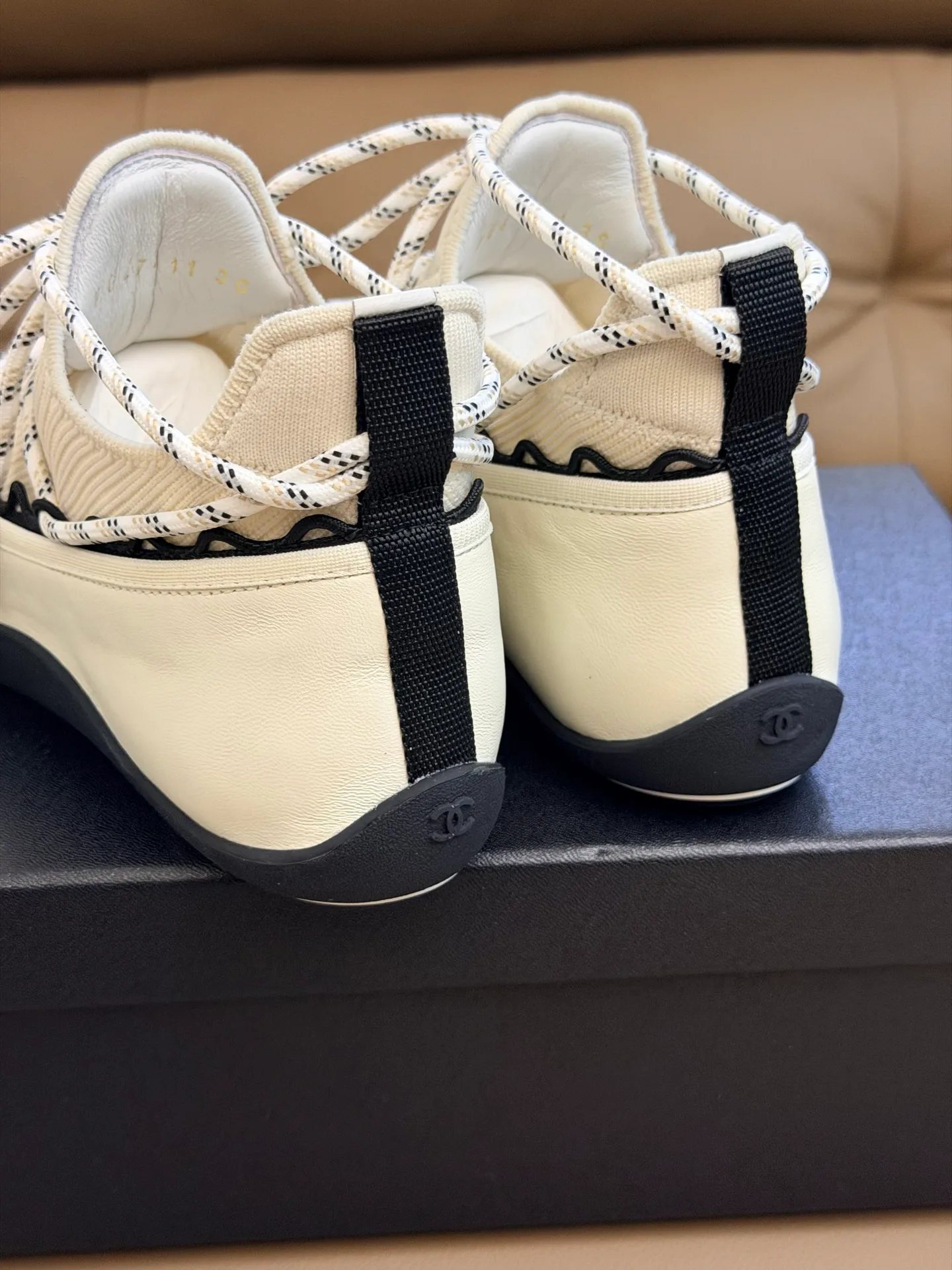Women's Sneakers CHANEL 17510617
