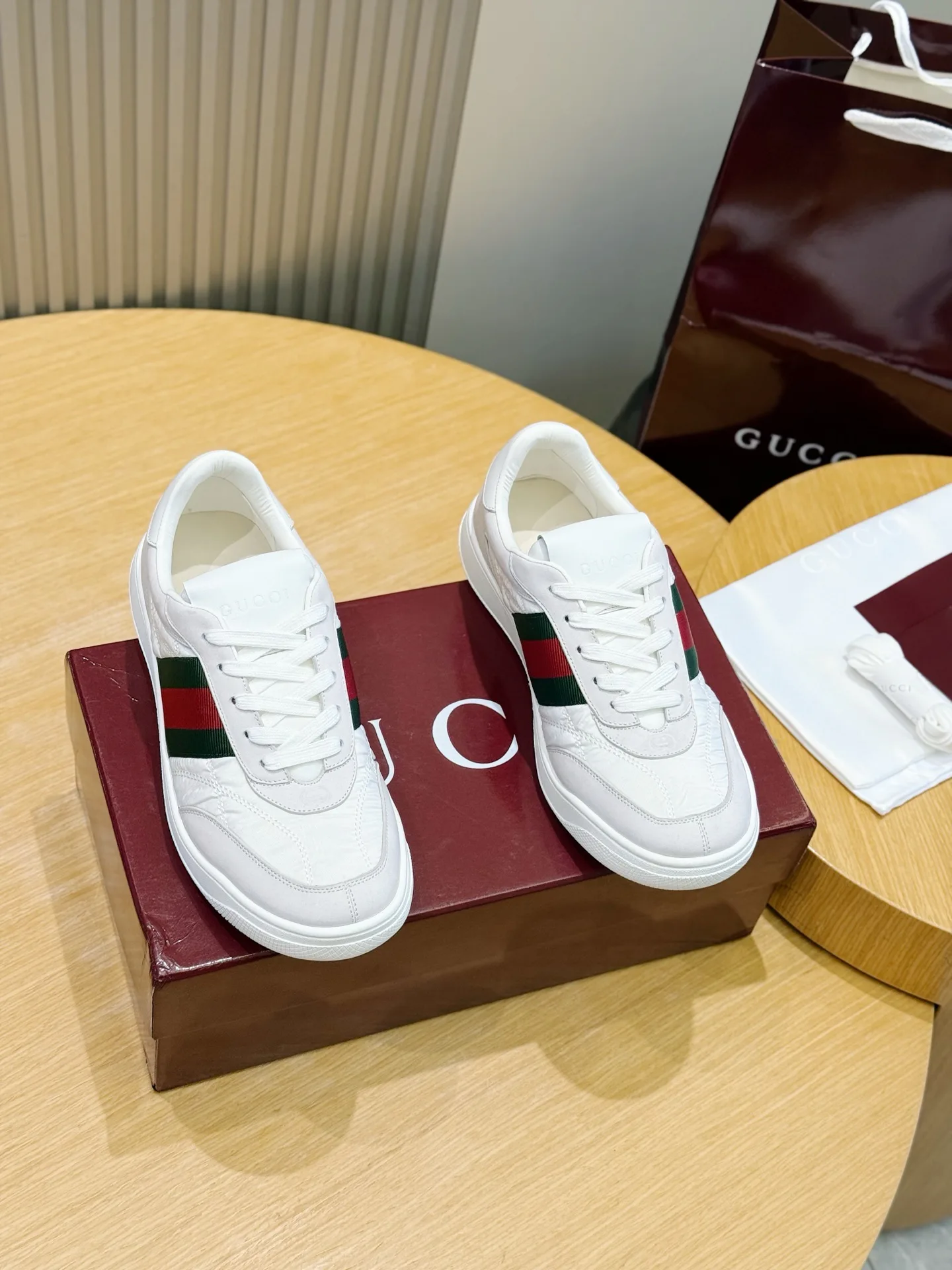 Women's Sneakers GUCCI 18100919