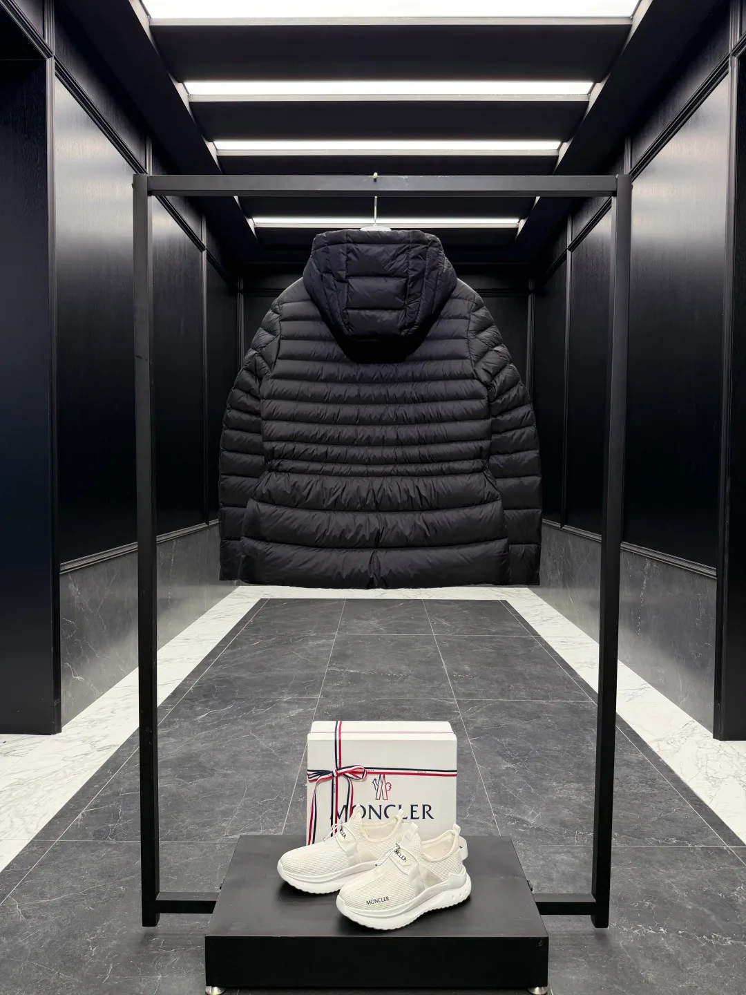 Men's Jackets And Down Jackets MONCLER 19575067