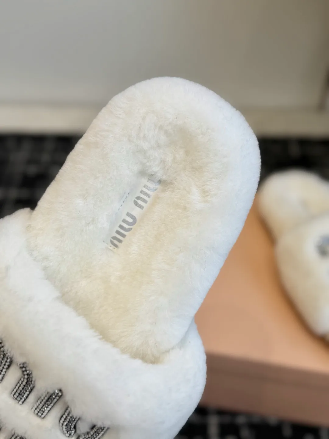 Women's Slippers MIU MIU 18139572