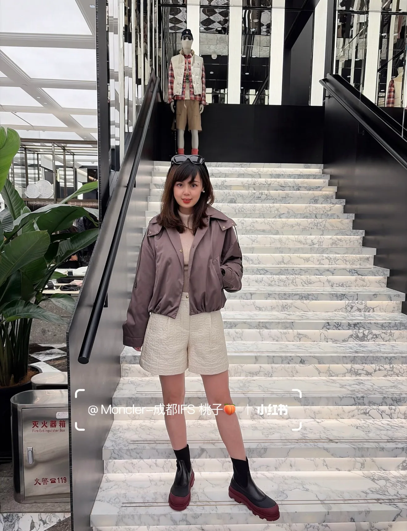 Women's Jackets And Down Jackets MONCLER 18113569