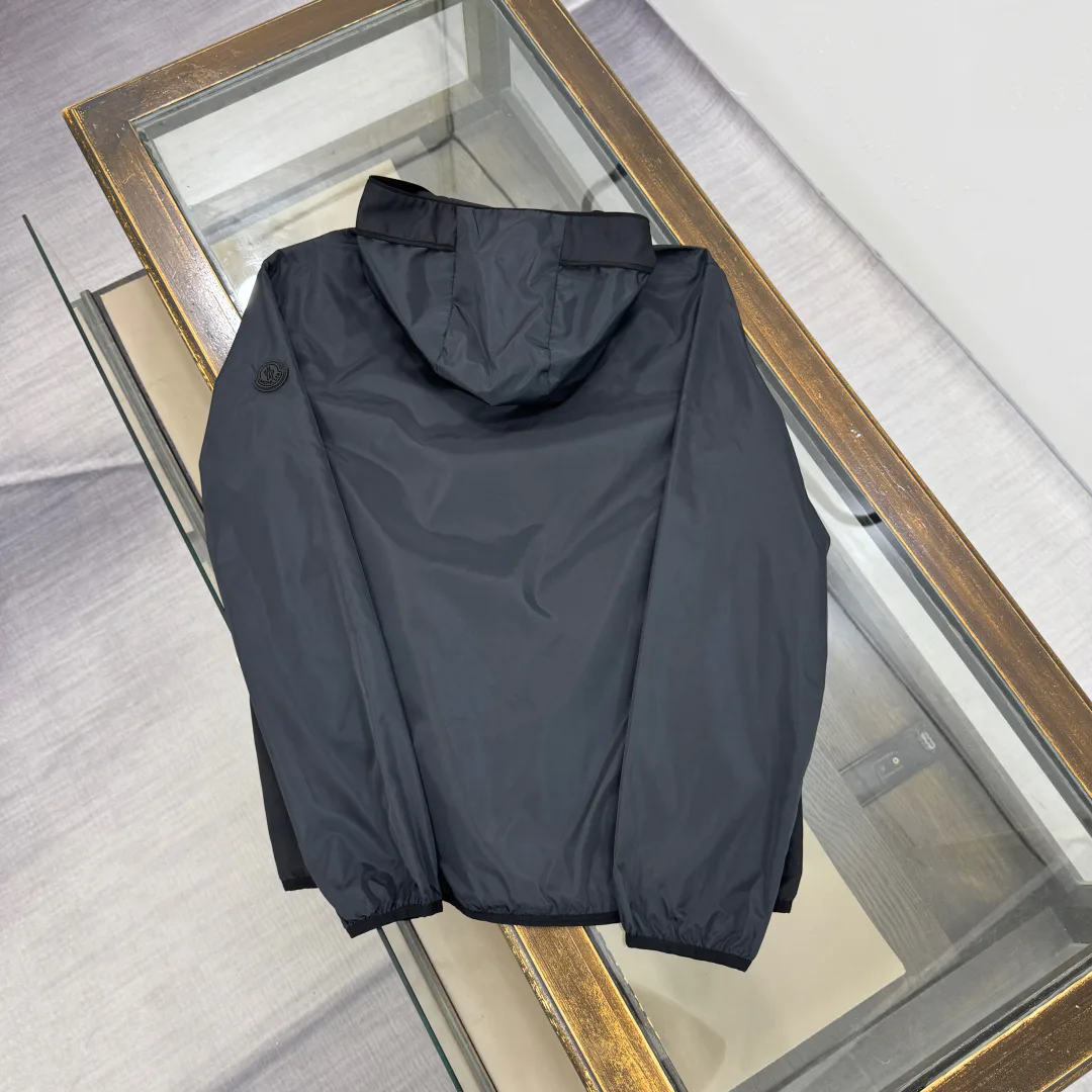 Women's Jackets And Down Jackets MONCLER 18002120