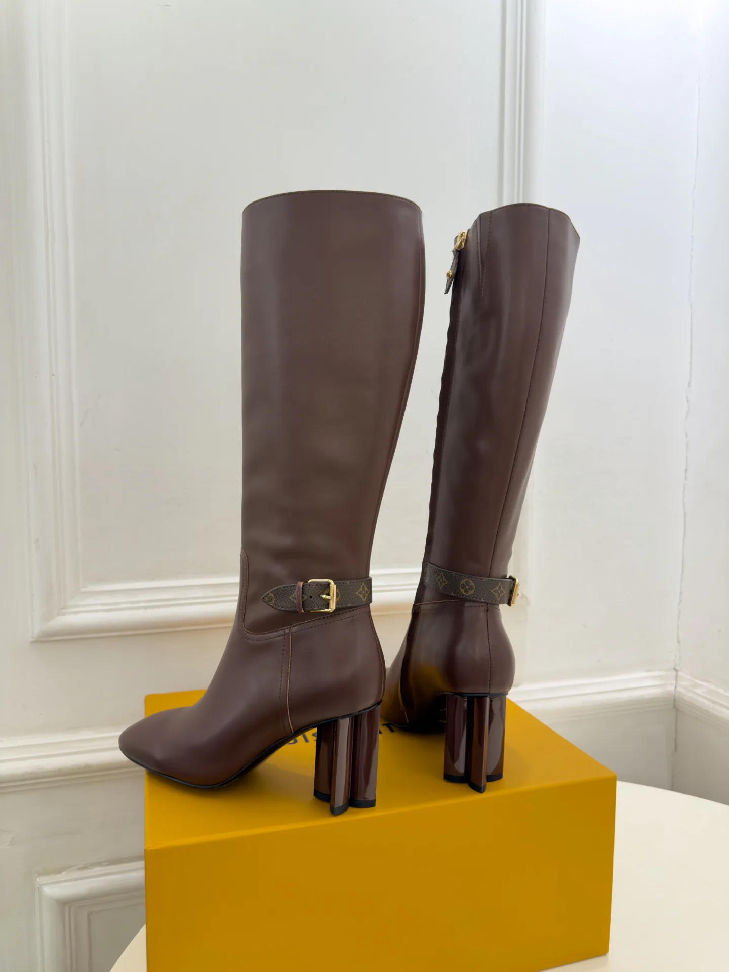 Women's Boots LOUIS VUITTON 18370308