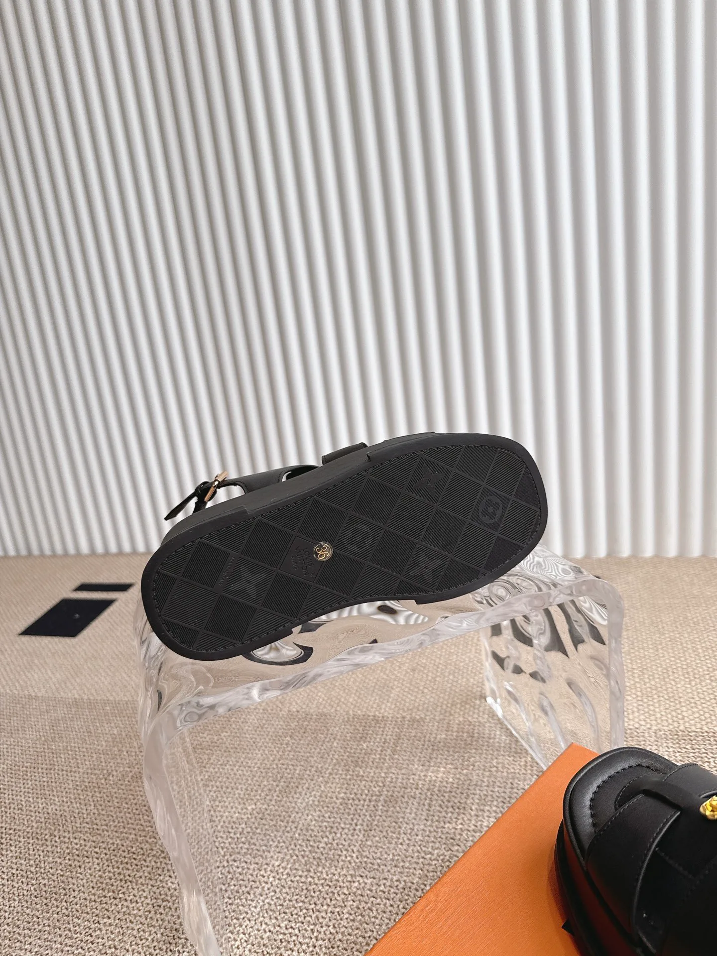 Women's Open-Toe Sandals LOUIS VUITTON 17499594