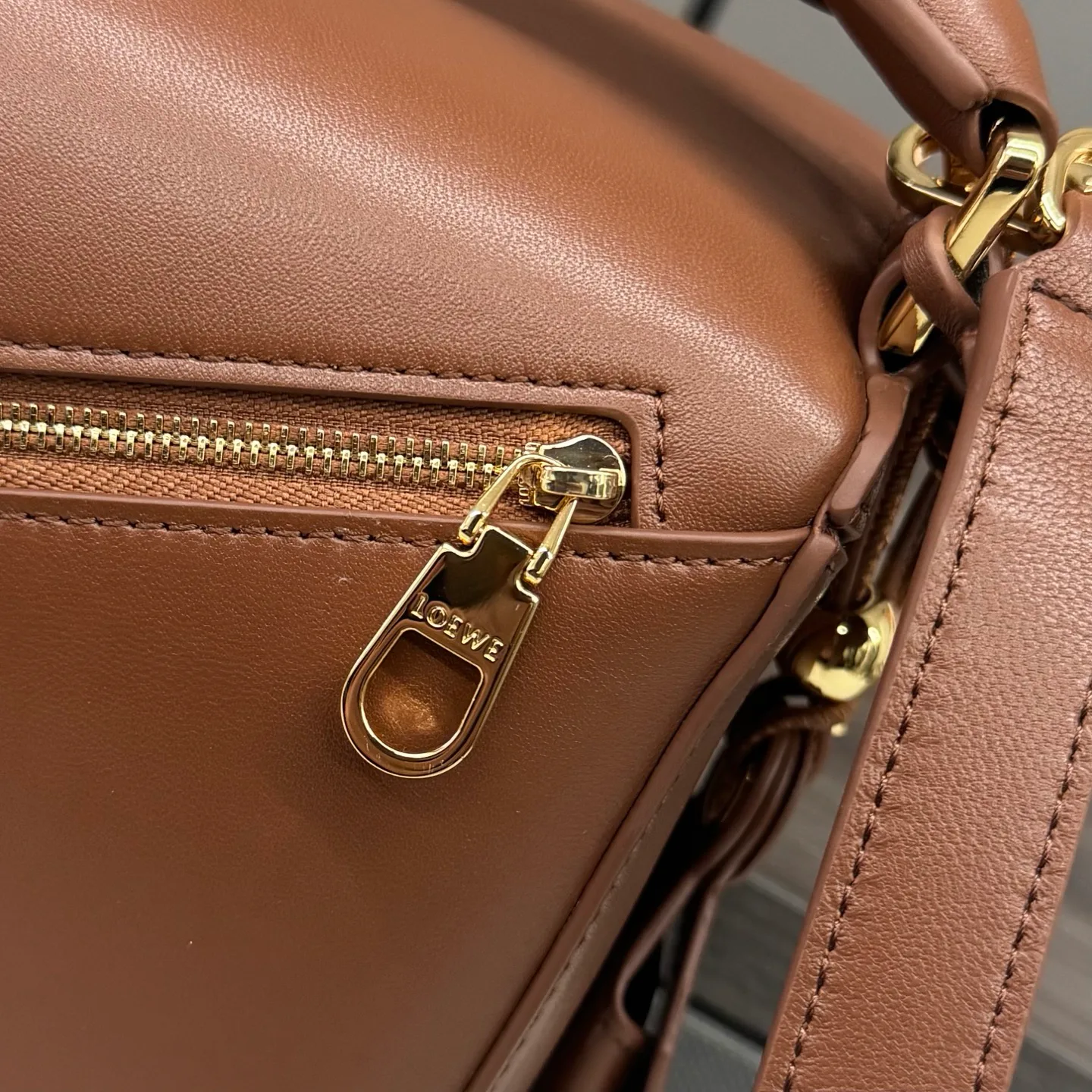 Women's Classic Handbags LOEWE 17270362