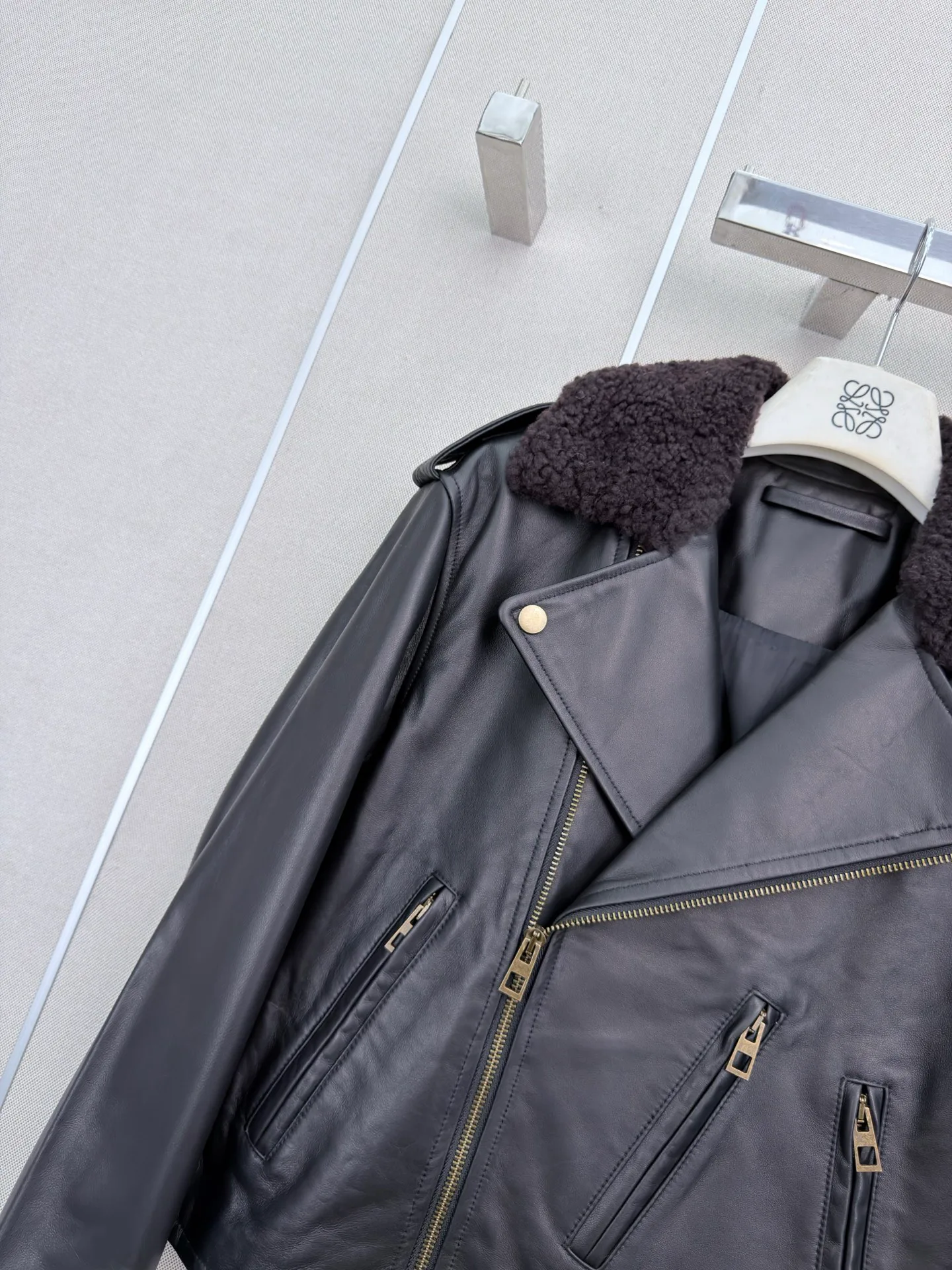 Women's Leather Jackets And Sheepskin Coats LOEWE 18455196