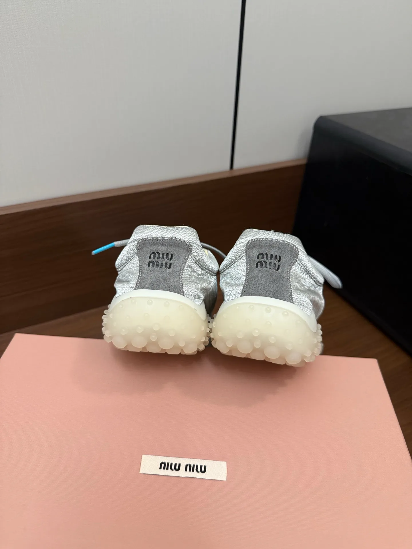 Women's Sneakers MIU MIU 18042056