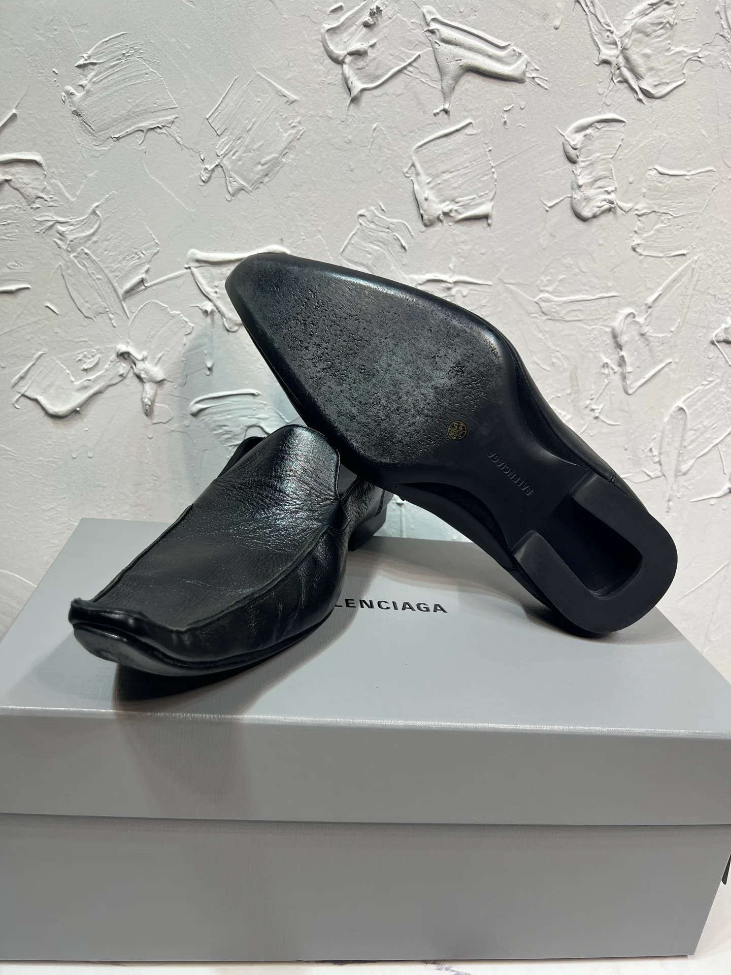 Men's Loafers And Dress Shoes BALENCIAGA 18225221