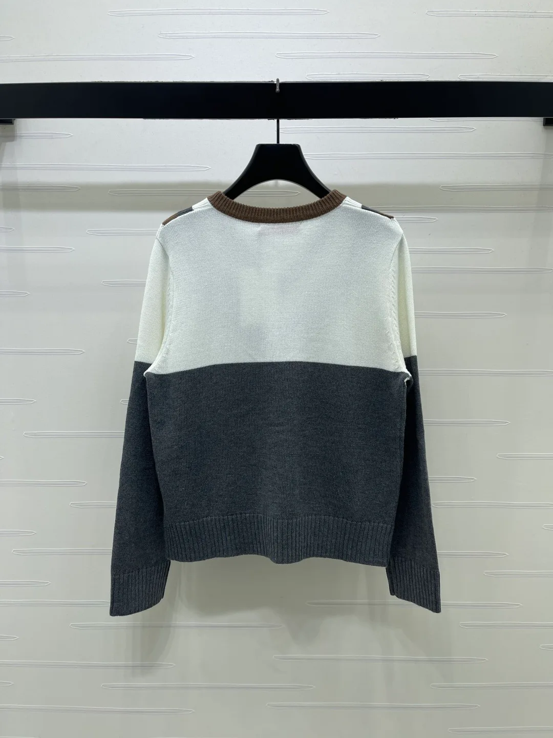 Women's Jumpers And Sweaters VALENTINO 18140974