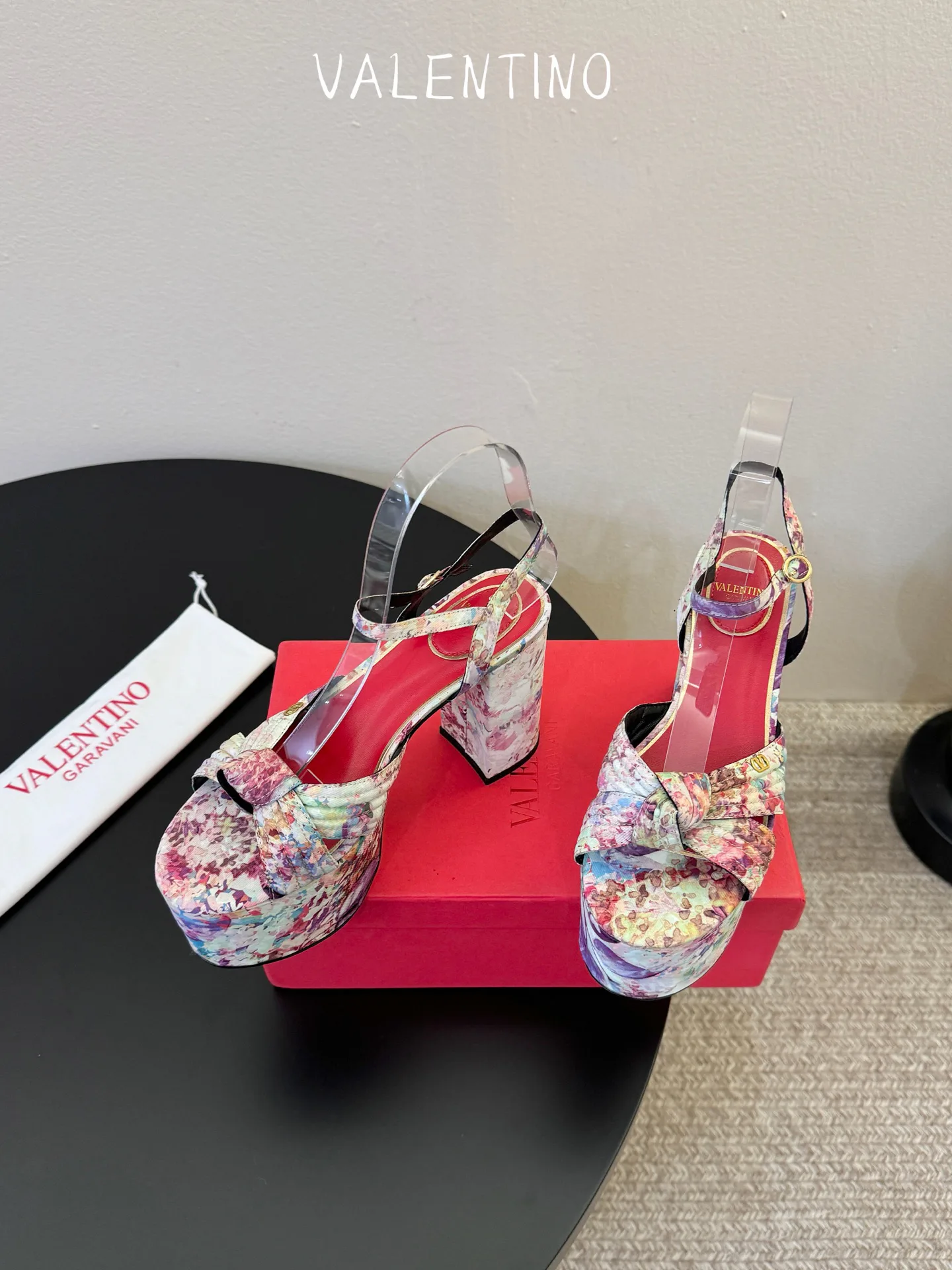 Women's Open-Toe Sandals VALENTINO 17220317