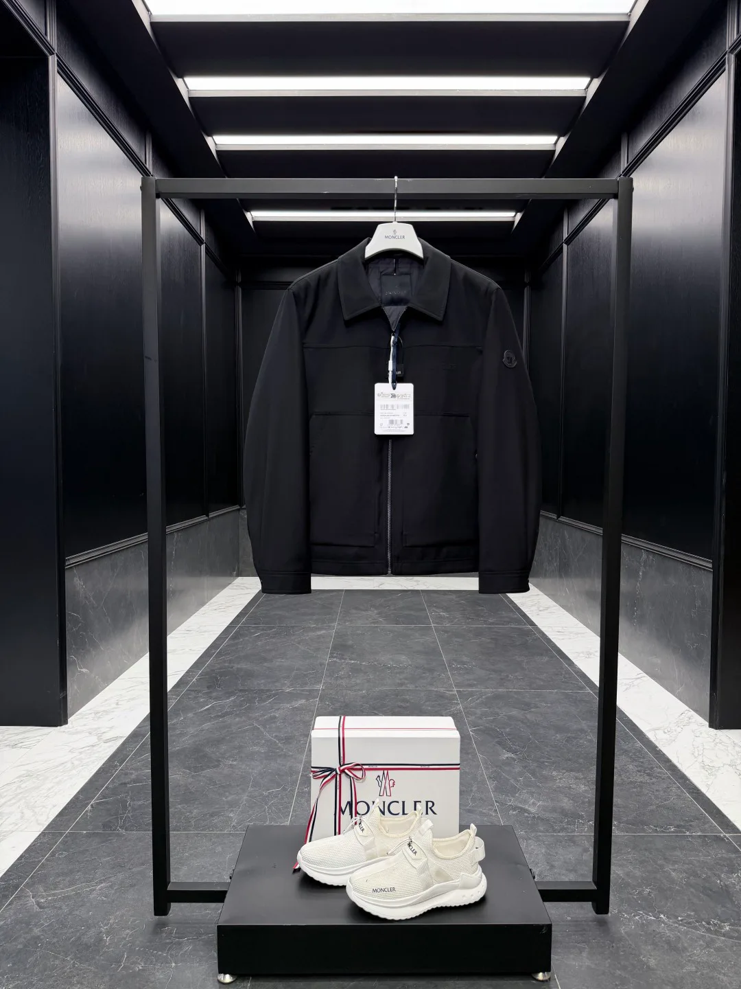 Куртки И Пуховики Мужские Moncler 18596188