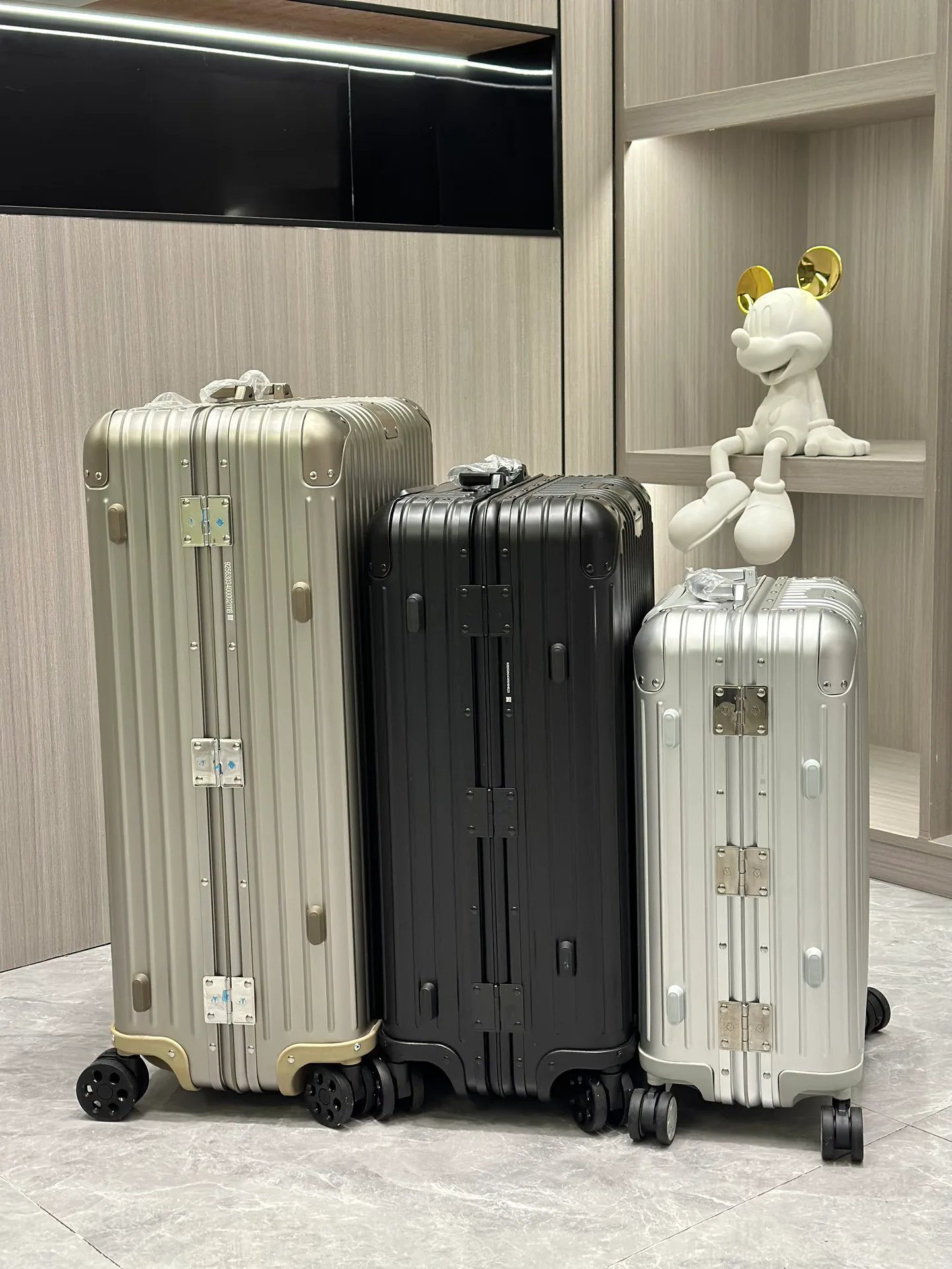 Suitcases RIMOWA 17365970