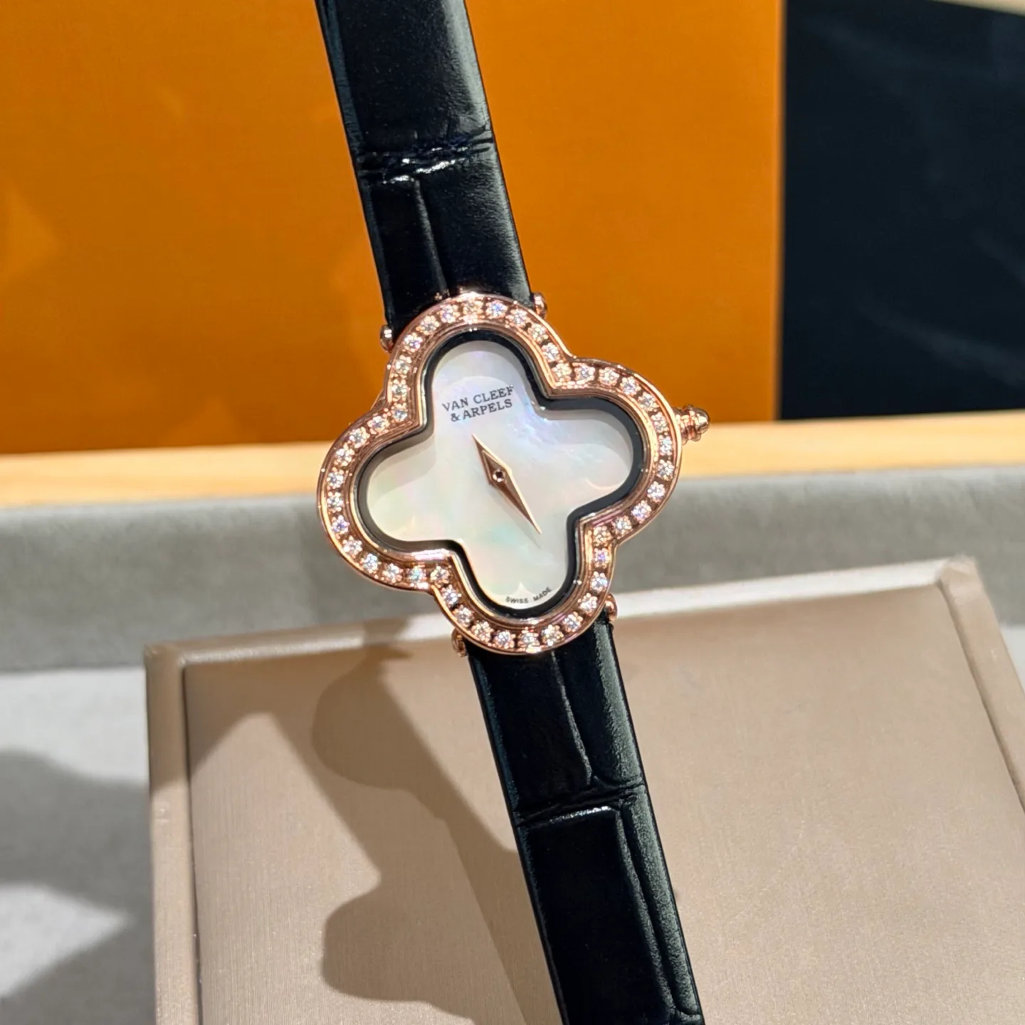 Women's Watches VAN CLEEF & ARPELS 18362059