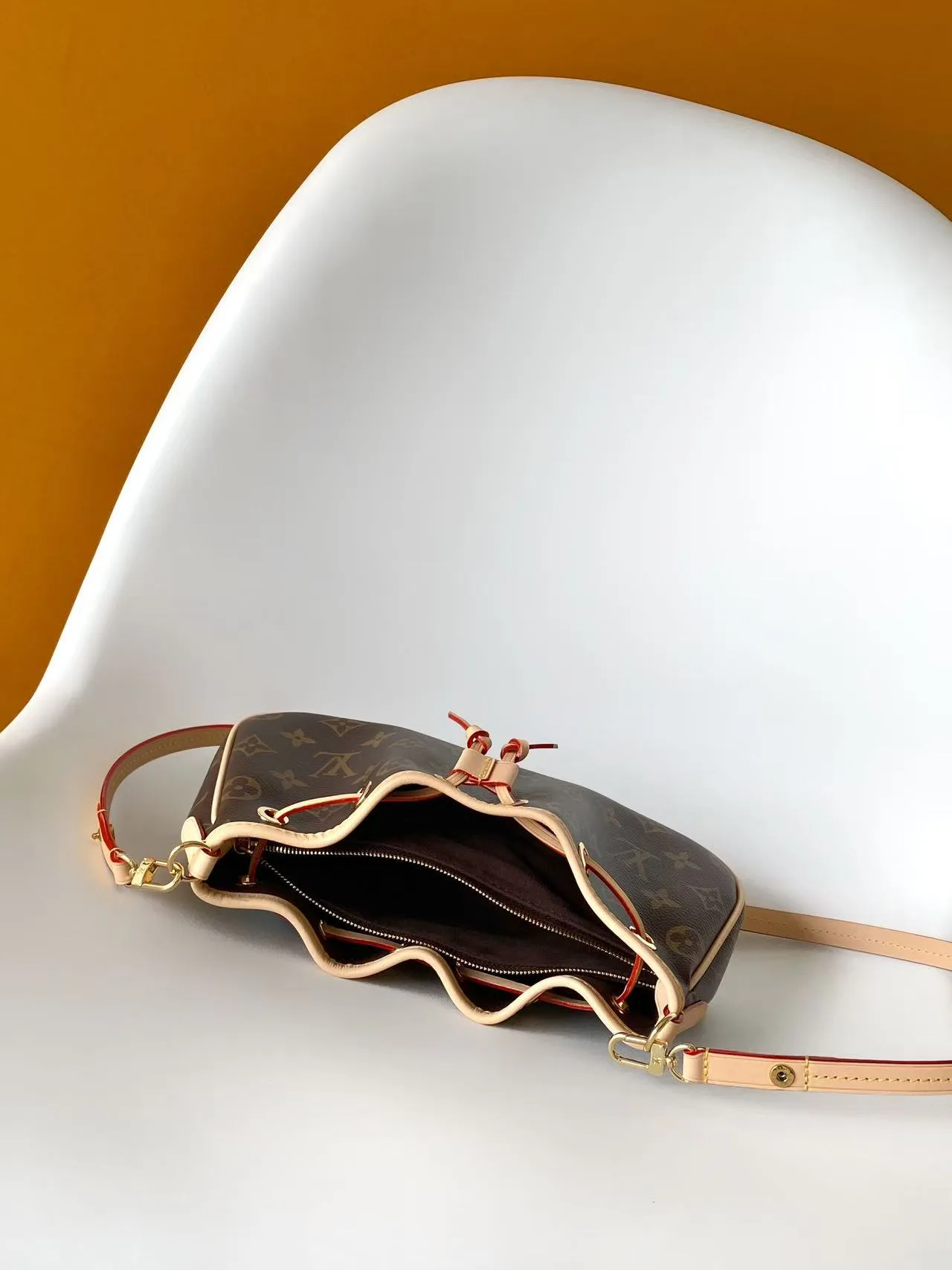 Women's Classic Handbags LOUIS VUITTON 18427500