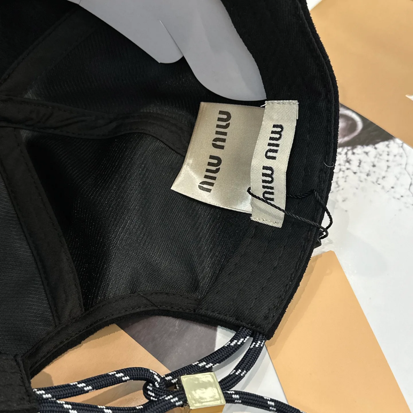 Hats MIU MIU 17411583