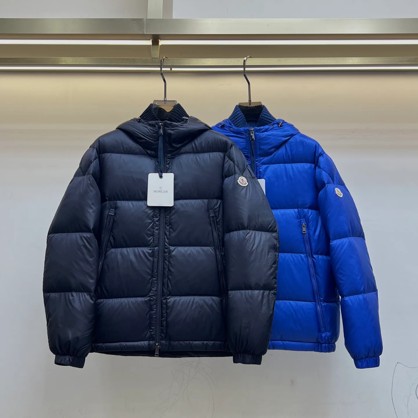 Women's Jackets And Down Jackets MONCLER 18178507