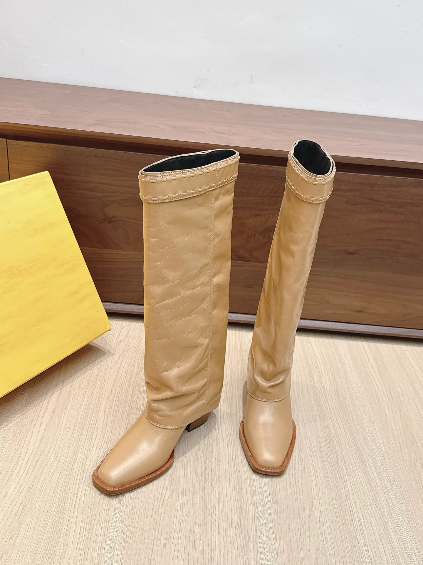 Women's Boots FENDI 18092433