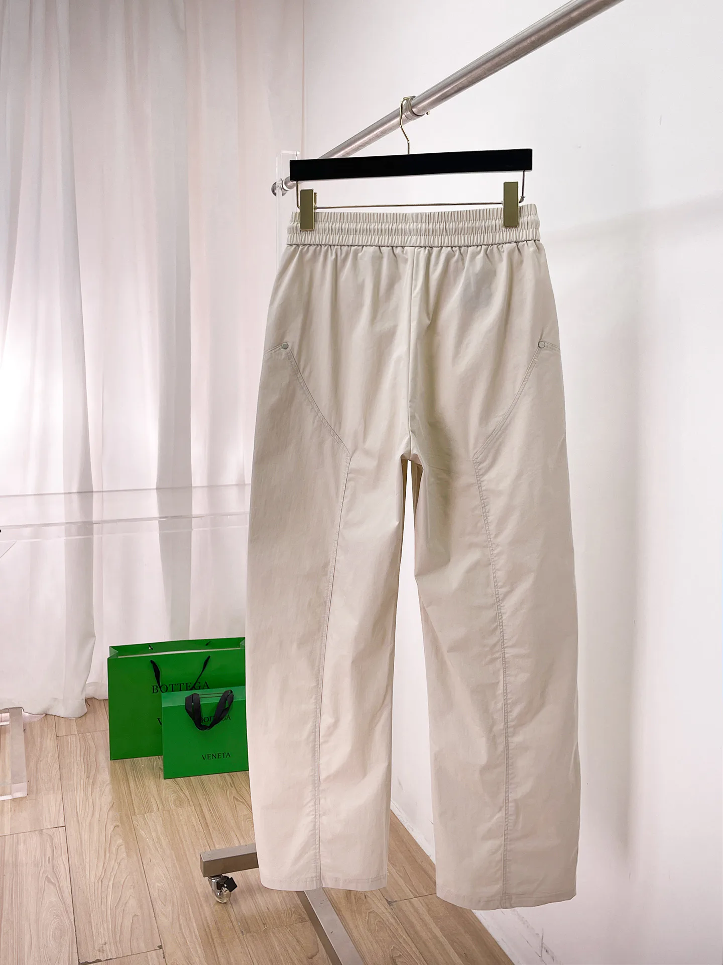 Men's Trousers GIVENCHY 18399316