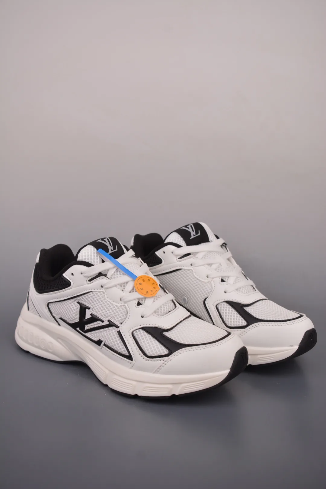 Men's Sneakers LOUIS VUITTON 17429982
