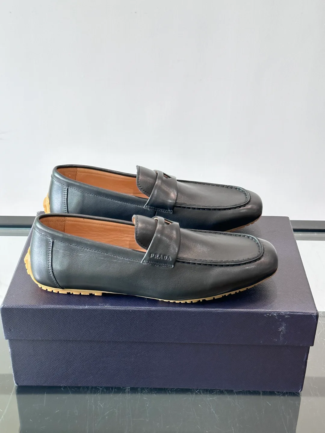 Men's Loafers And Dress Shoes PRADA 17447557