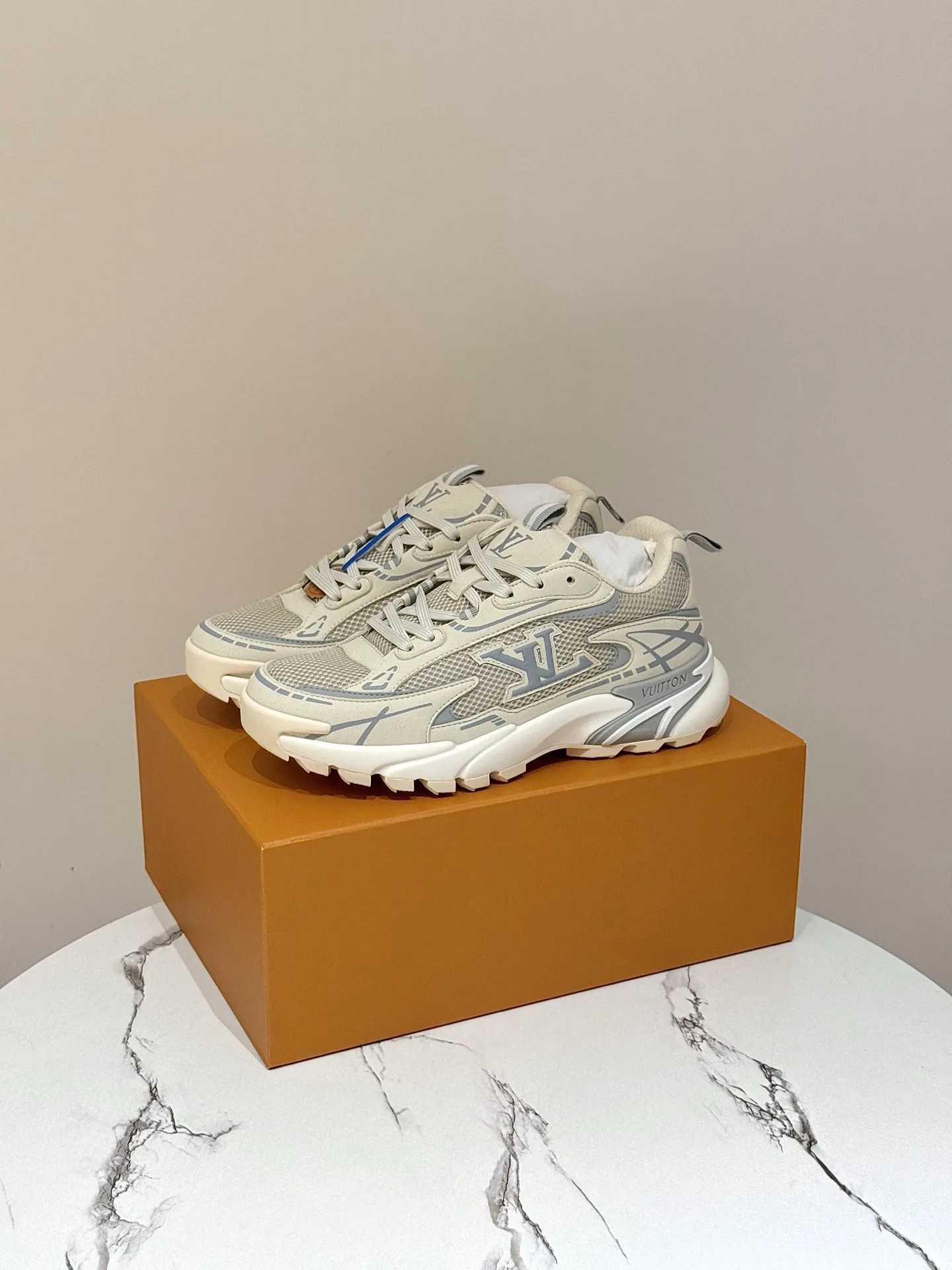 Women's Sneakers LOUIS VUITTON 17872793