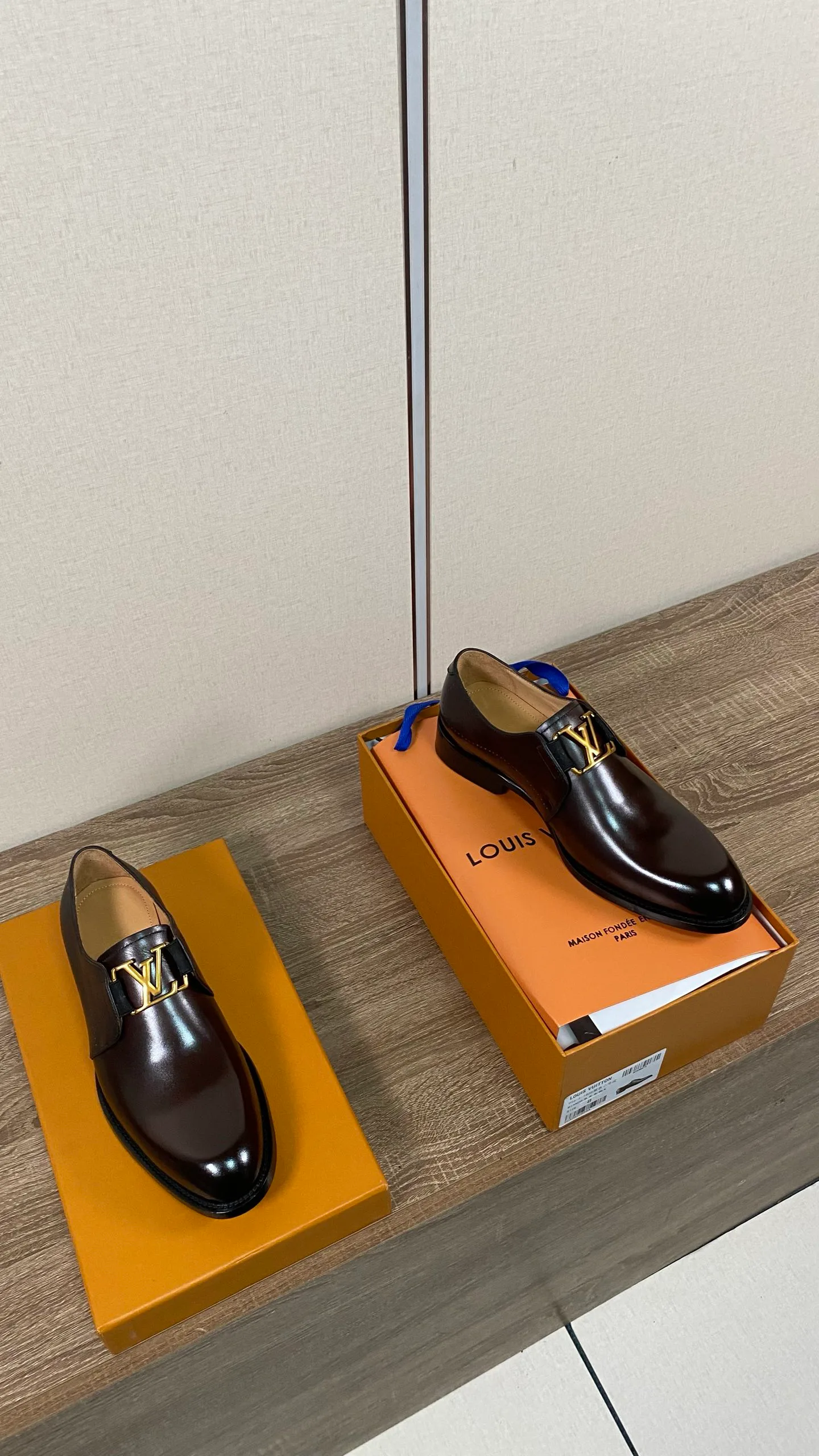 Men's Loafers And Dress Shoes LOUIS VUITTON 18078689