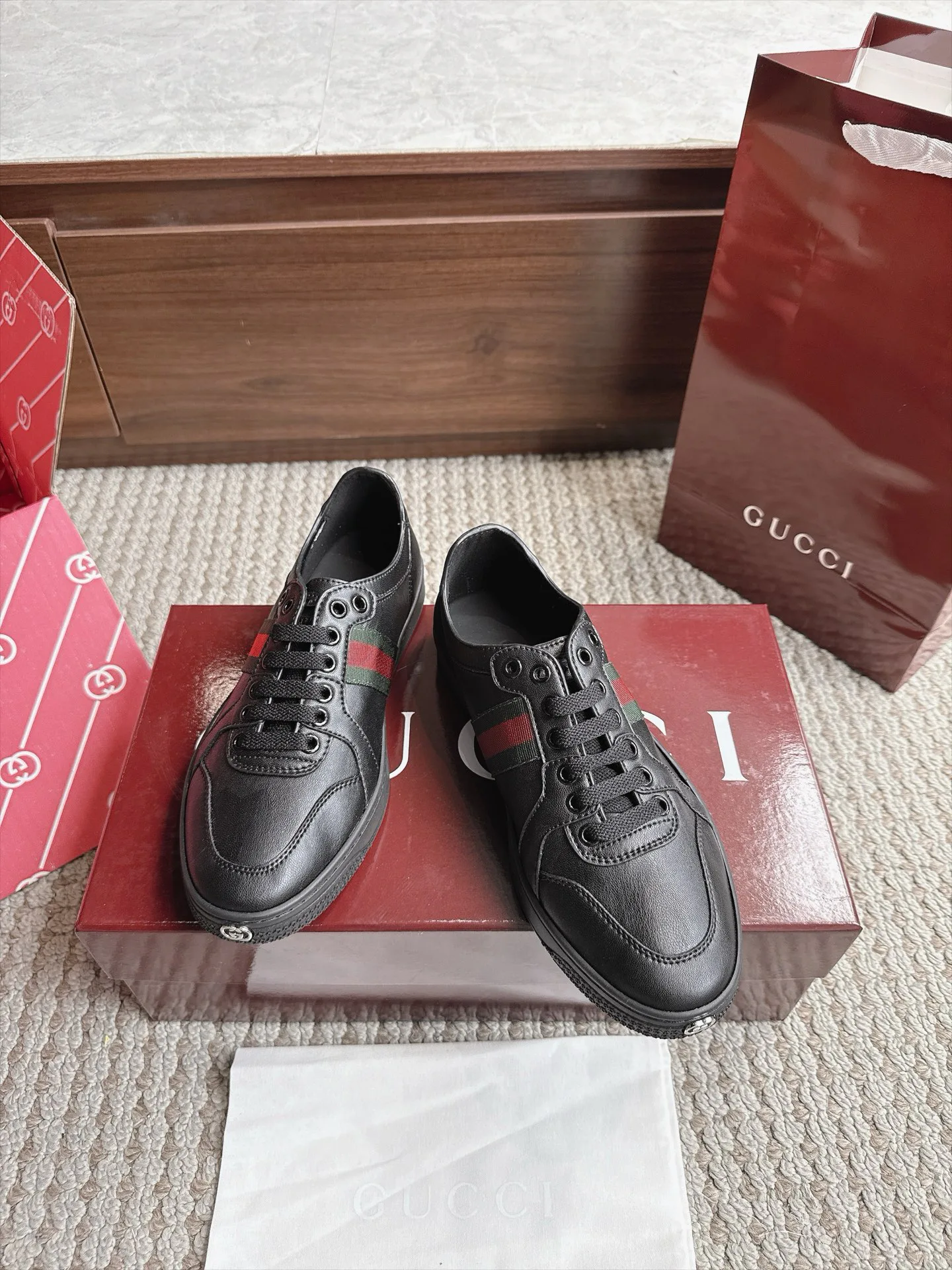 Women's Sneakers GUCCI 17866806