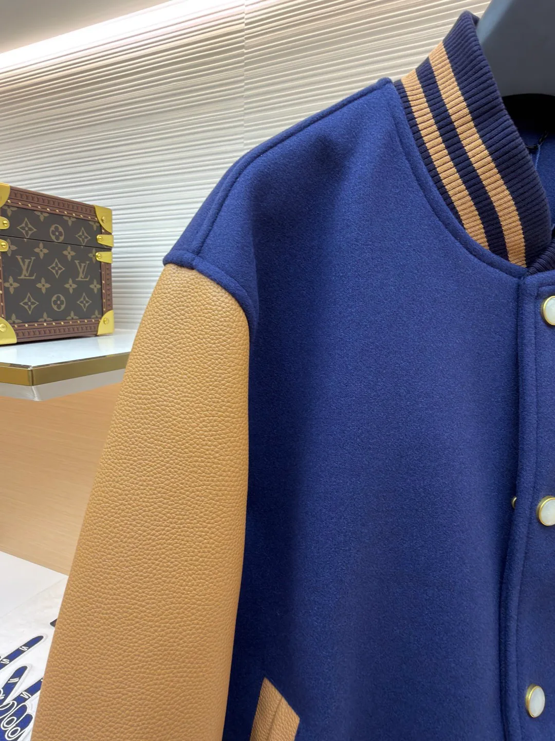 Men's Jackets And Down Jackets LOUIS VUITTON 18260602