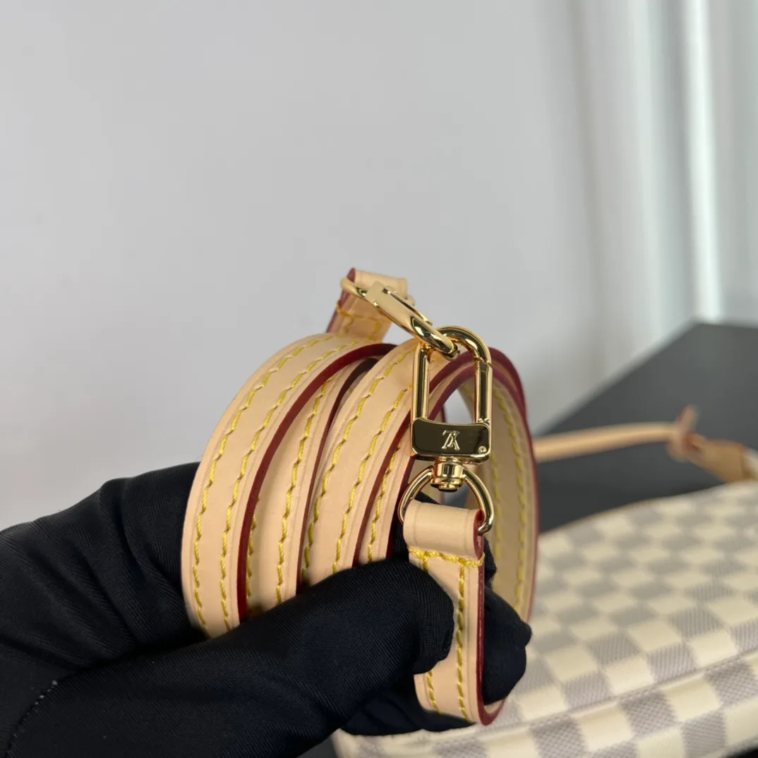 Классические Сумки Женские Louis Vuitton 18575212