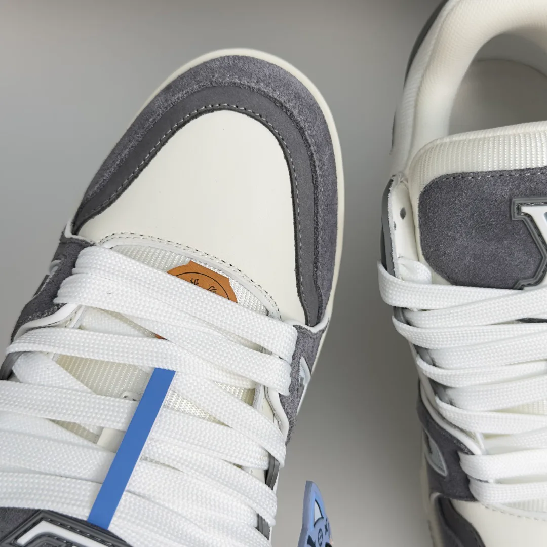Women's Sneakers LOUIS VUITTON 17950307