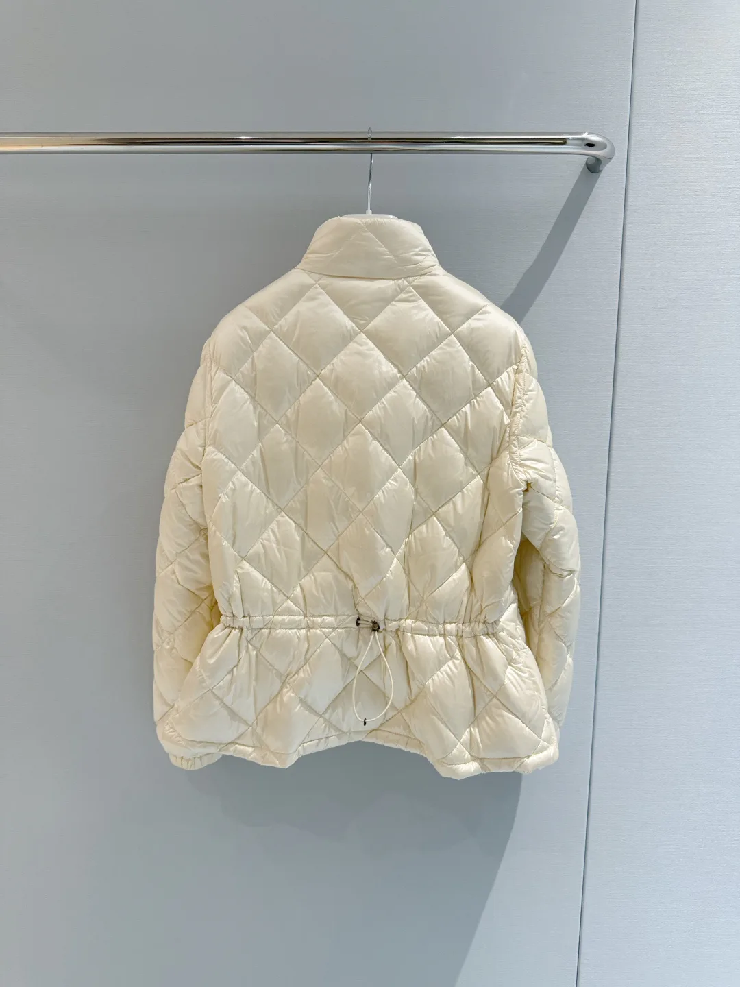 Women's Jackets And Down Jackets MONCLER 18474198