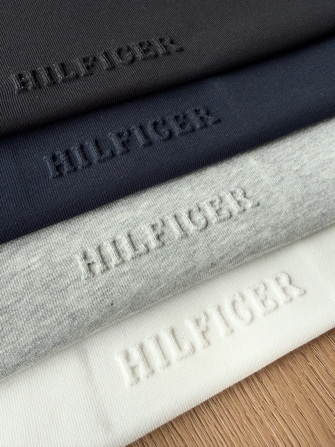 Women's Sweatshirts And Hoodies TOMMY HILFIGER 18182380