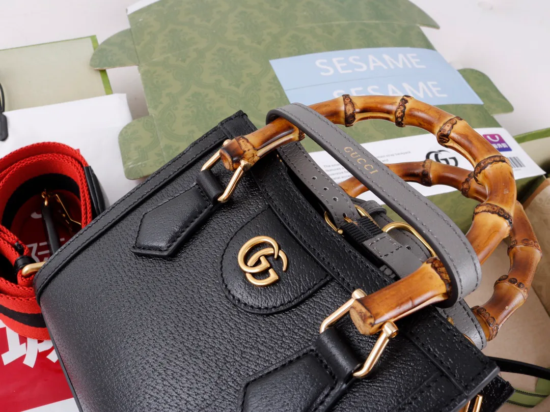 Women's Classic Handbags GUCCI 18065394