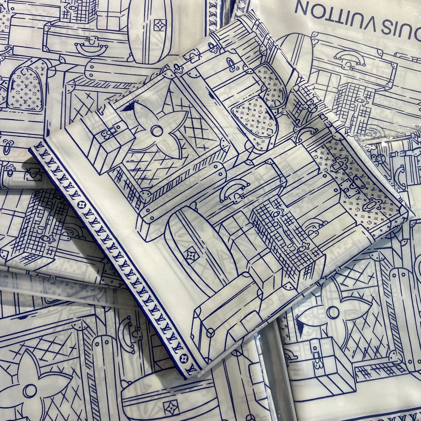 Silk Scarves LOUIS VUITTON 17608791