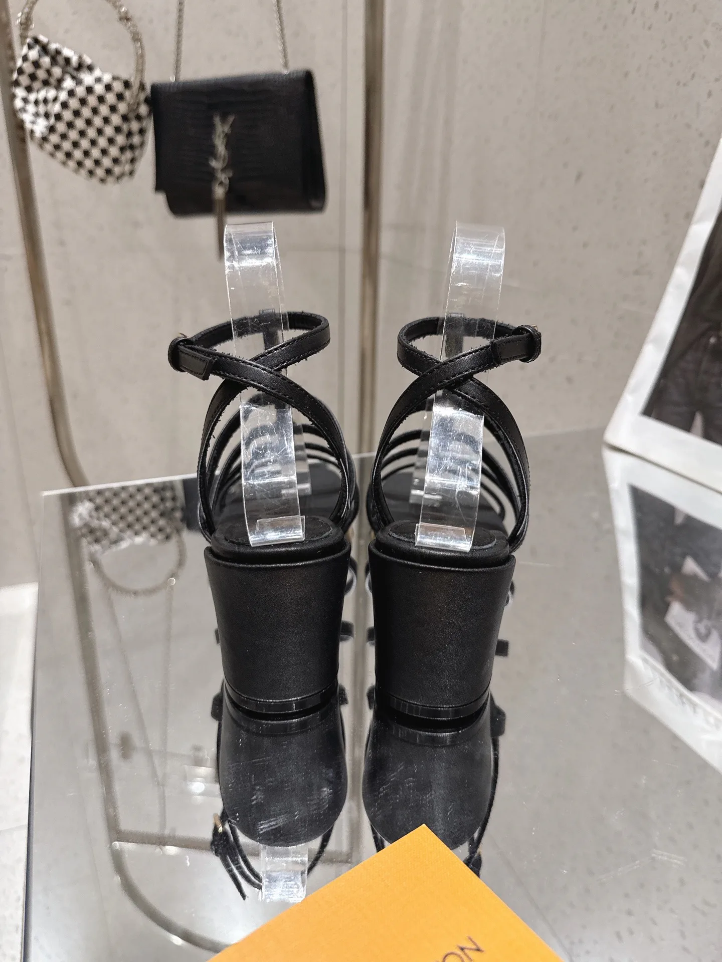 Women's Open-Toe Sandals LOUIS VUITTON 17524782