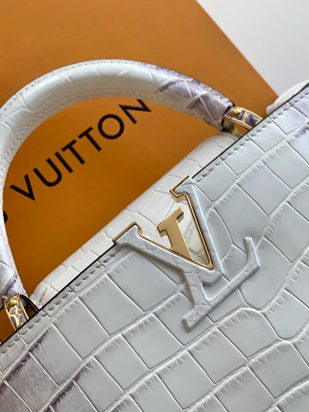 Women's Classic Handbags LOUIS VUITTON 18520905