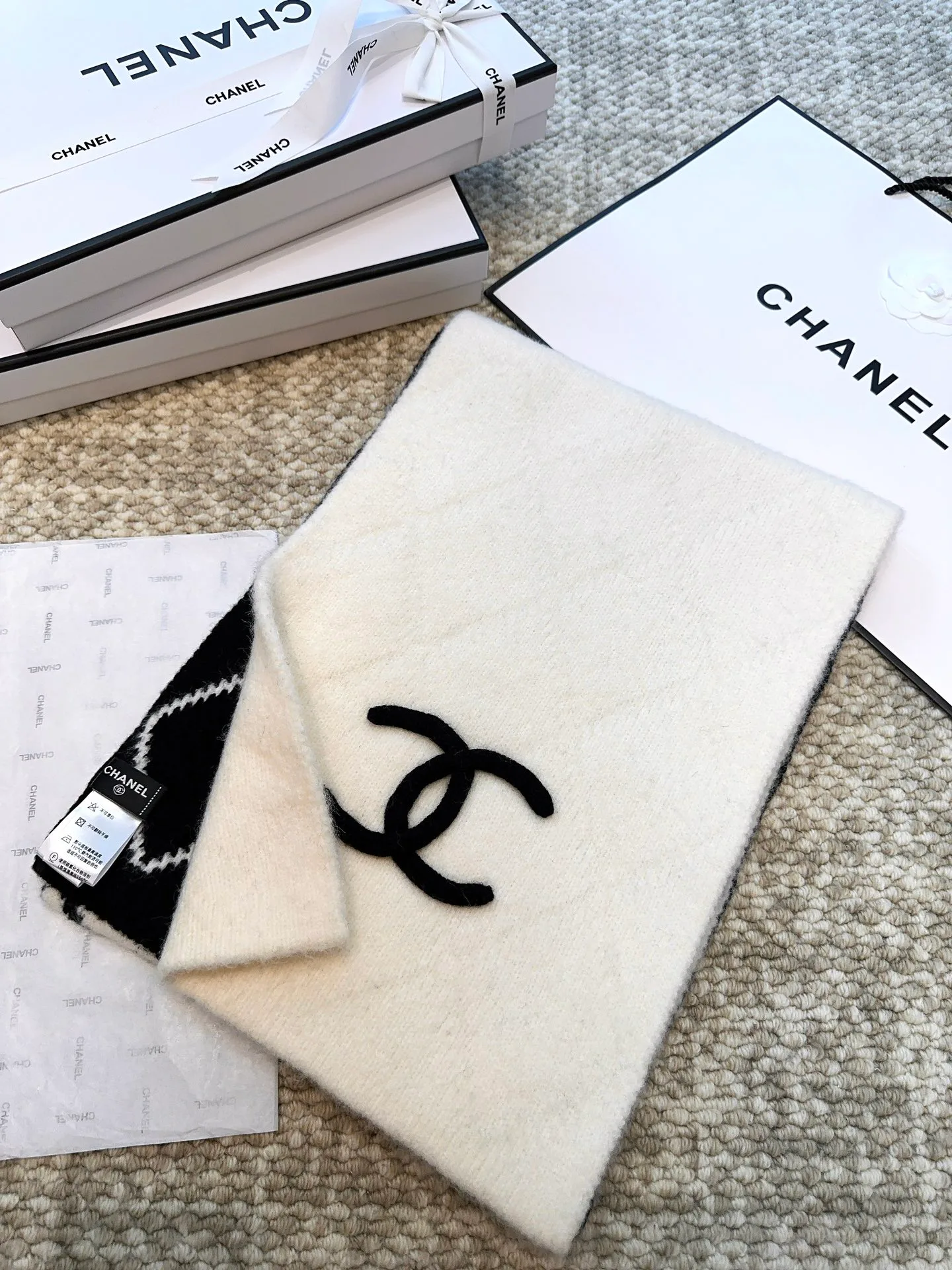 Scarves CHANEL 18105431